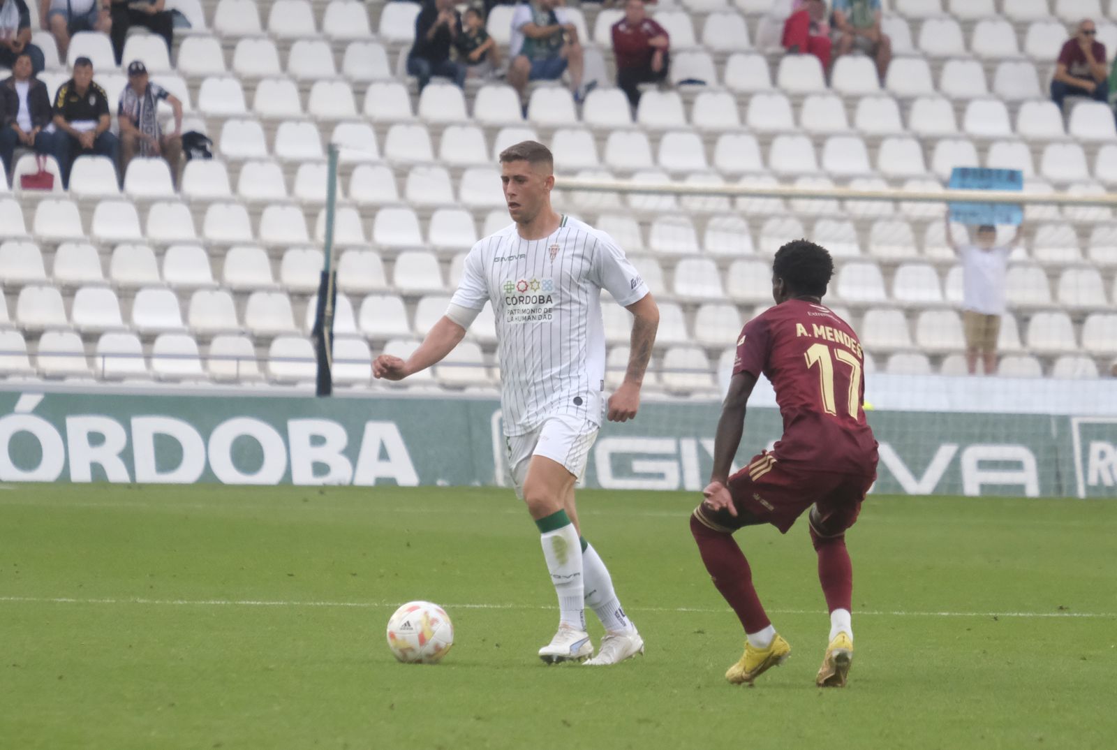 Las mejores fotos del ambiente en El Arcángel en el Córdoba CF - Badajoz