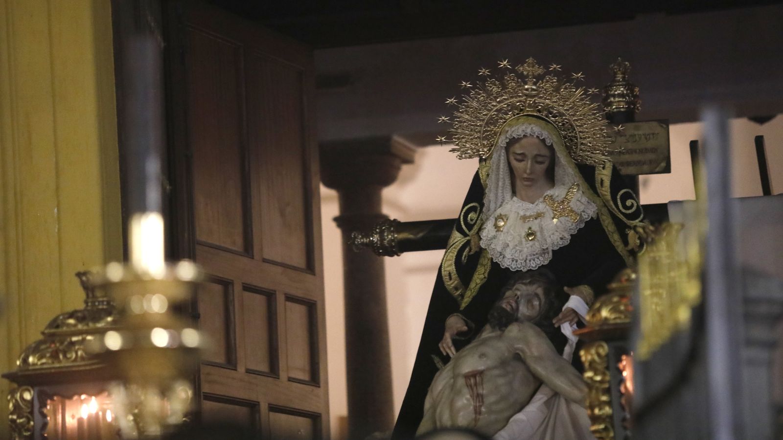 Fotos del Jueves Santo en La Línea: Perdón y la Salud, Gran Poder y Angustias