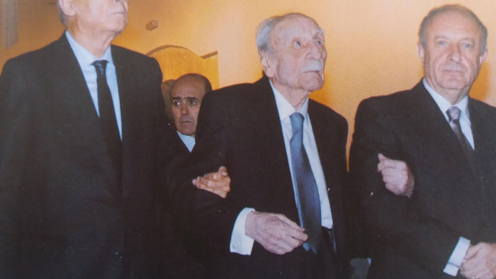 Con los escritores José Saramago y Francisco Ayala.