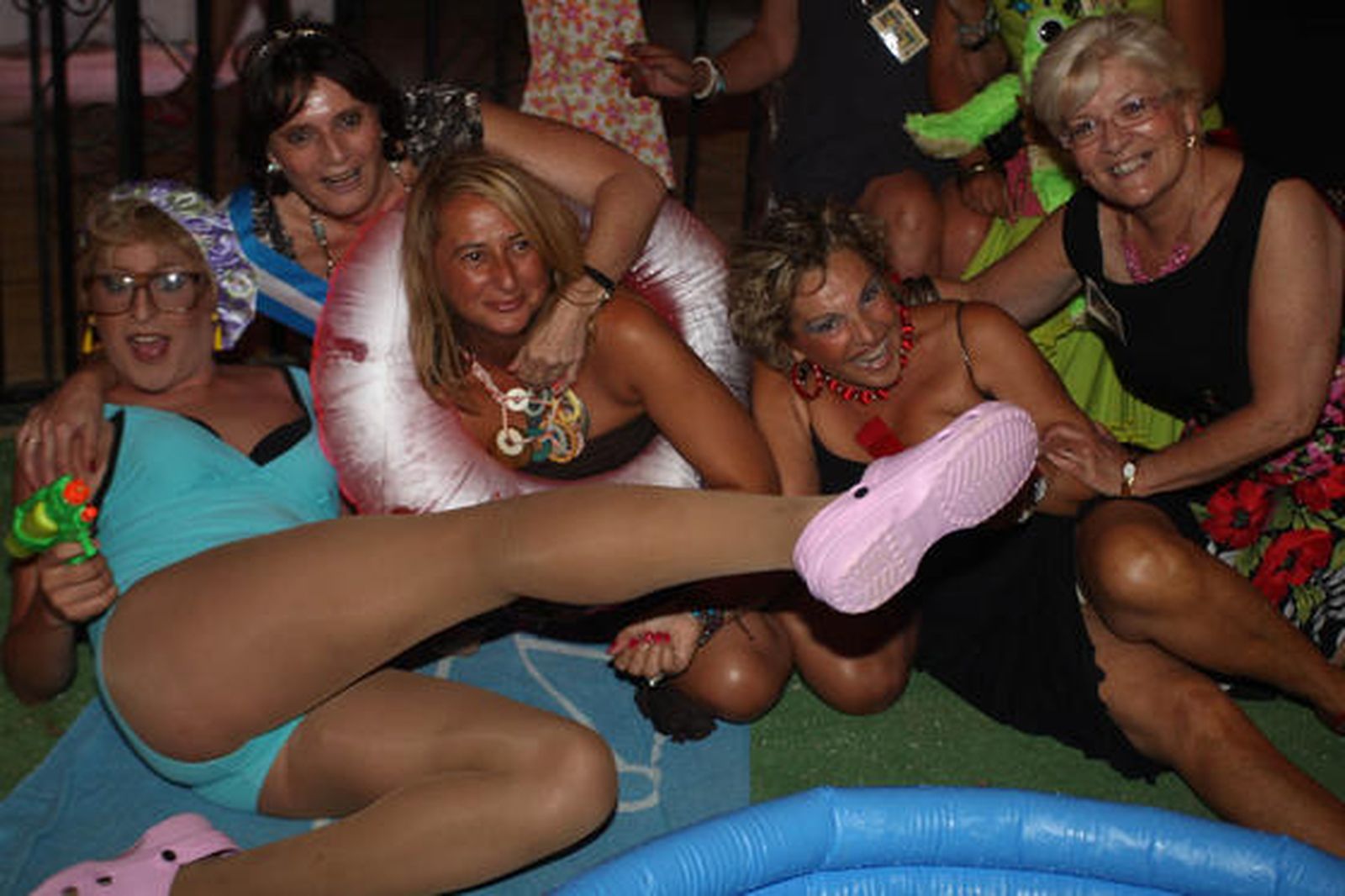 Gran ambiente en la feria de La Línea en la madrugada del lunes

Foto: Paco Guerrero