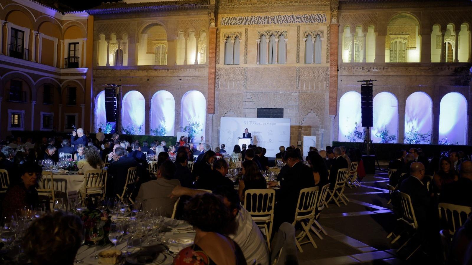 El Premio Clavero cumple ya once ediciones reconociendo a sevillanos y sevillanas ilustres.