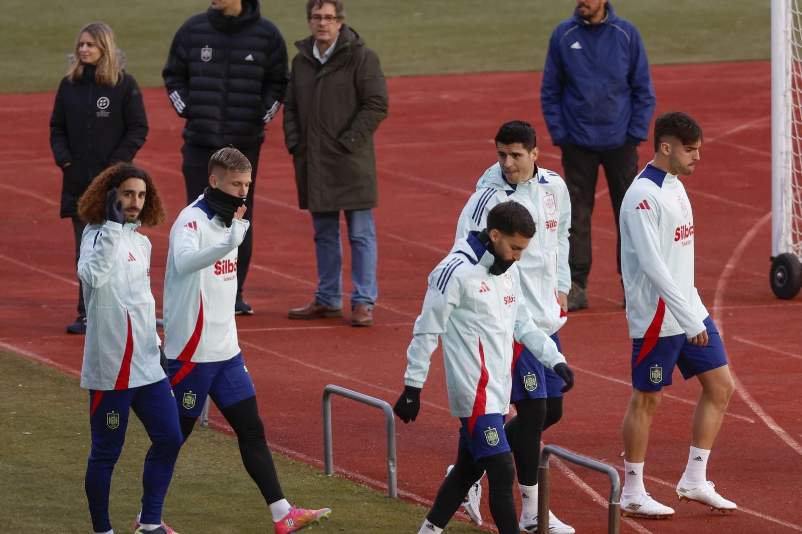 El primer día de Dean Huijsen con los campeones de Europa