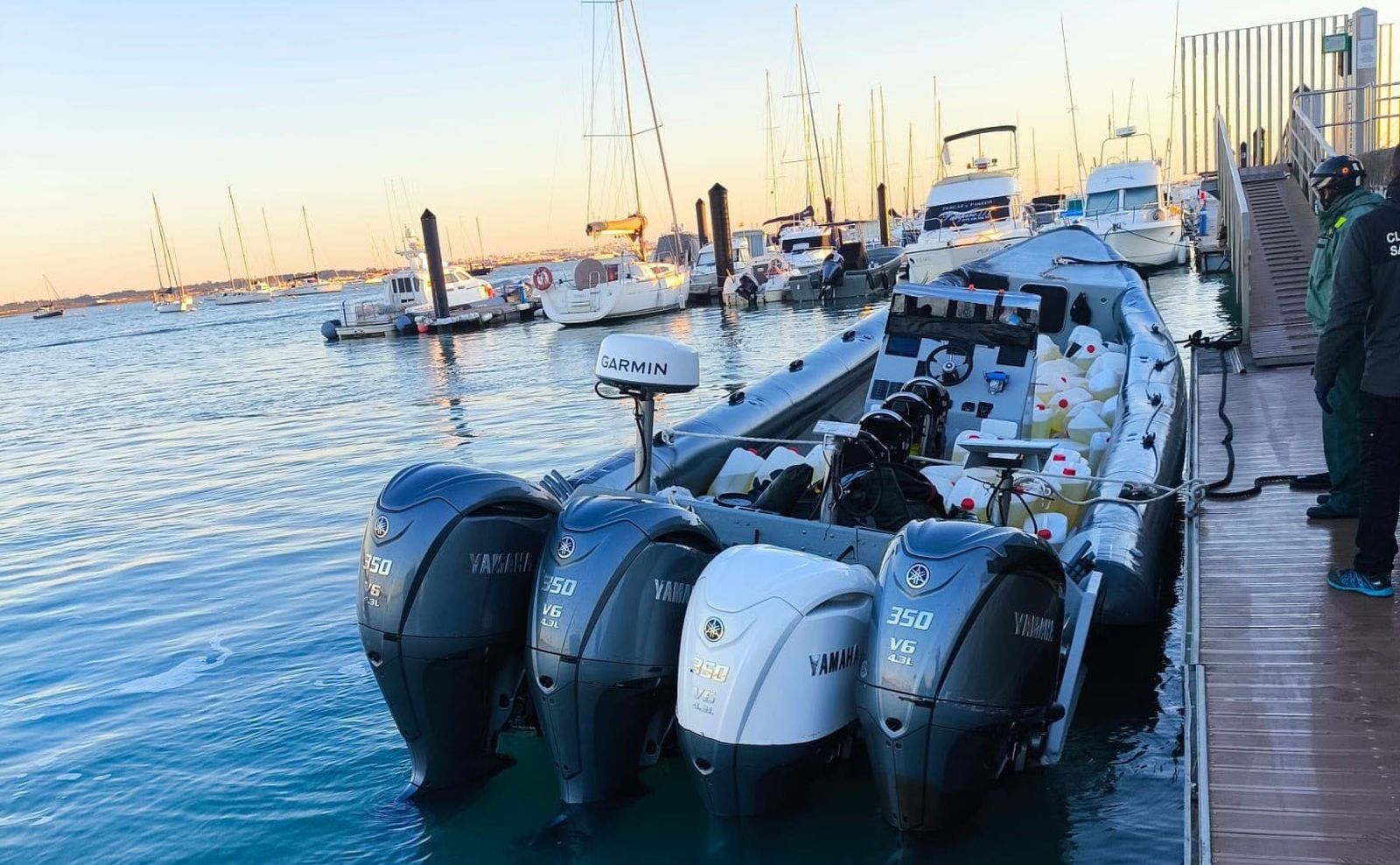Semirrígida interceptada por la Guardia Civil en Chiclana.