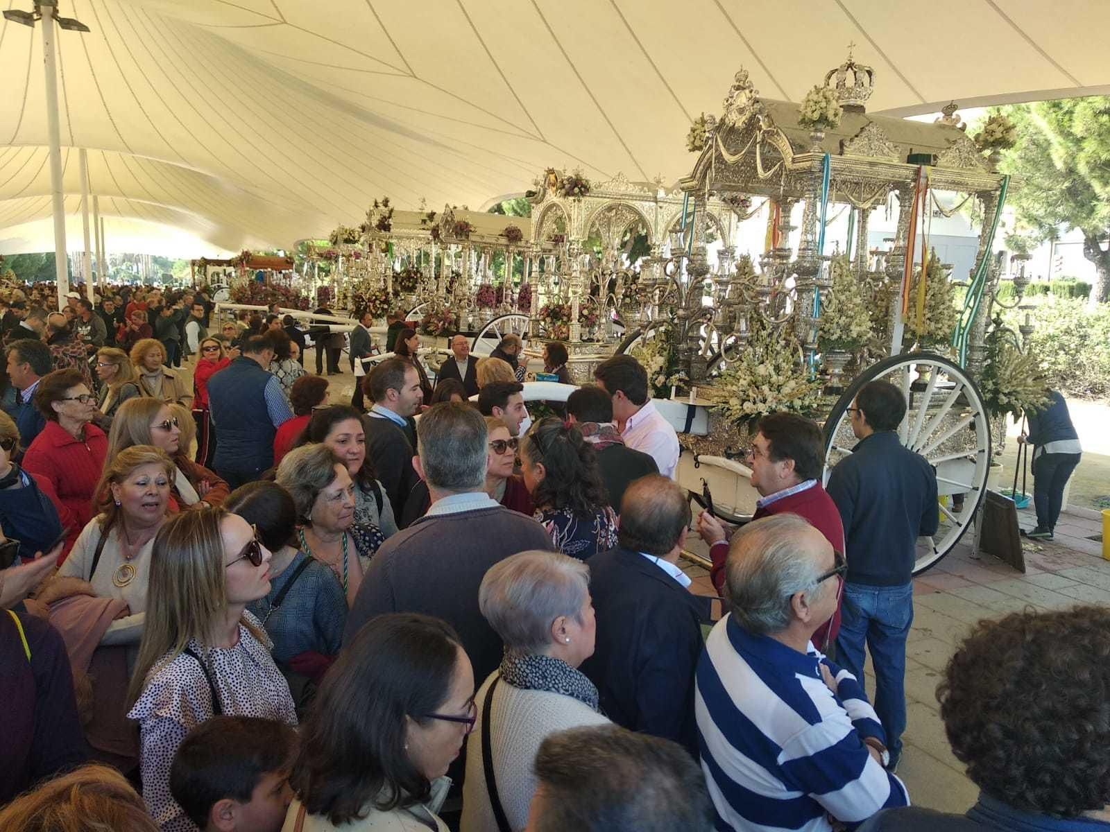 La preparación de las carretas para la procesión Magna