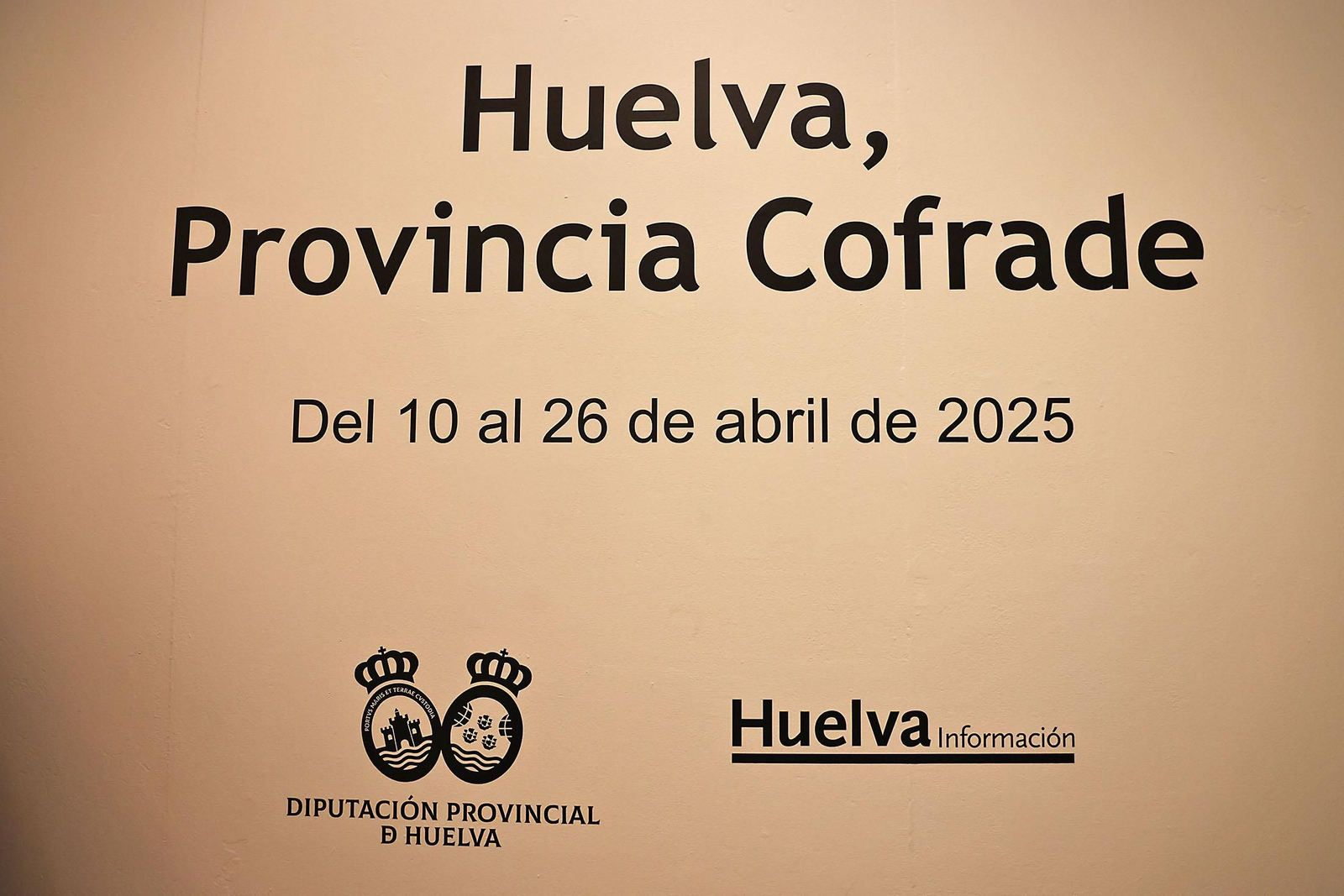 Inauguración de la Exposición de fotografías Huelva, provincia cofrade de Huelva Información en la Diputación de Huelva