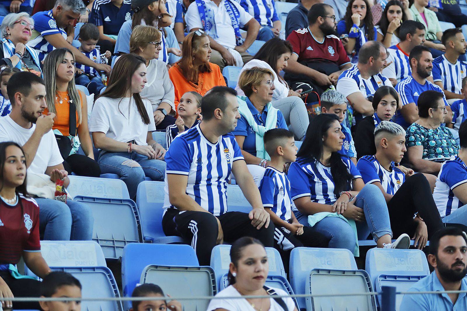 Imágenes del ambiente en el encuentro entre el Recreativo de Huelva y el CD Castellón