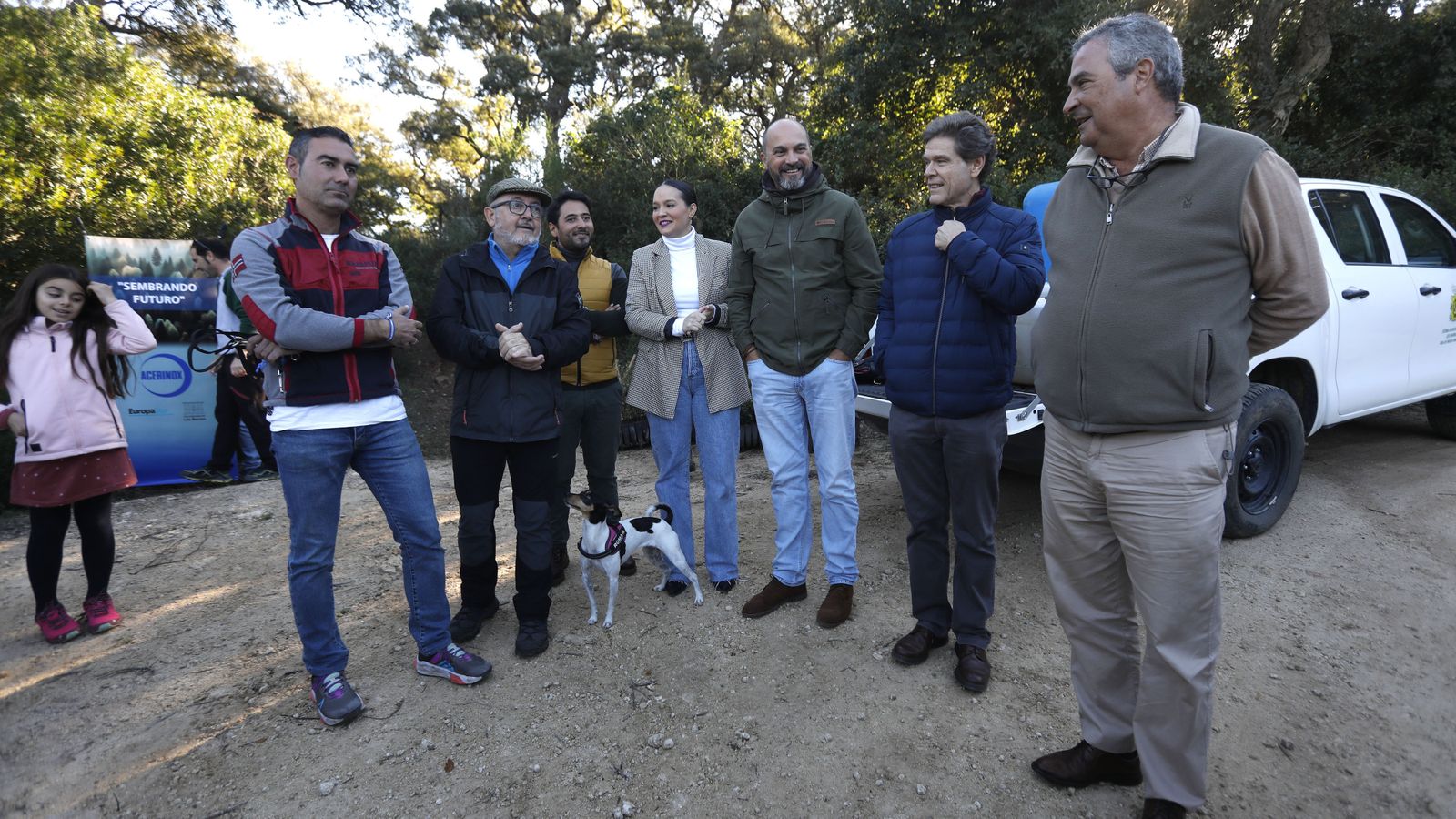 Jornada de reforestación en El Palancar por trabajadores de Acerinox, en imágenes
