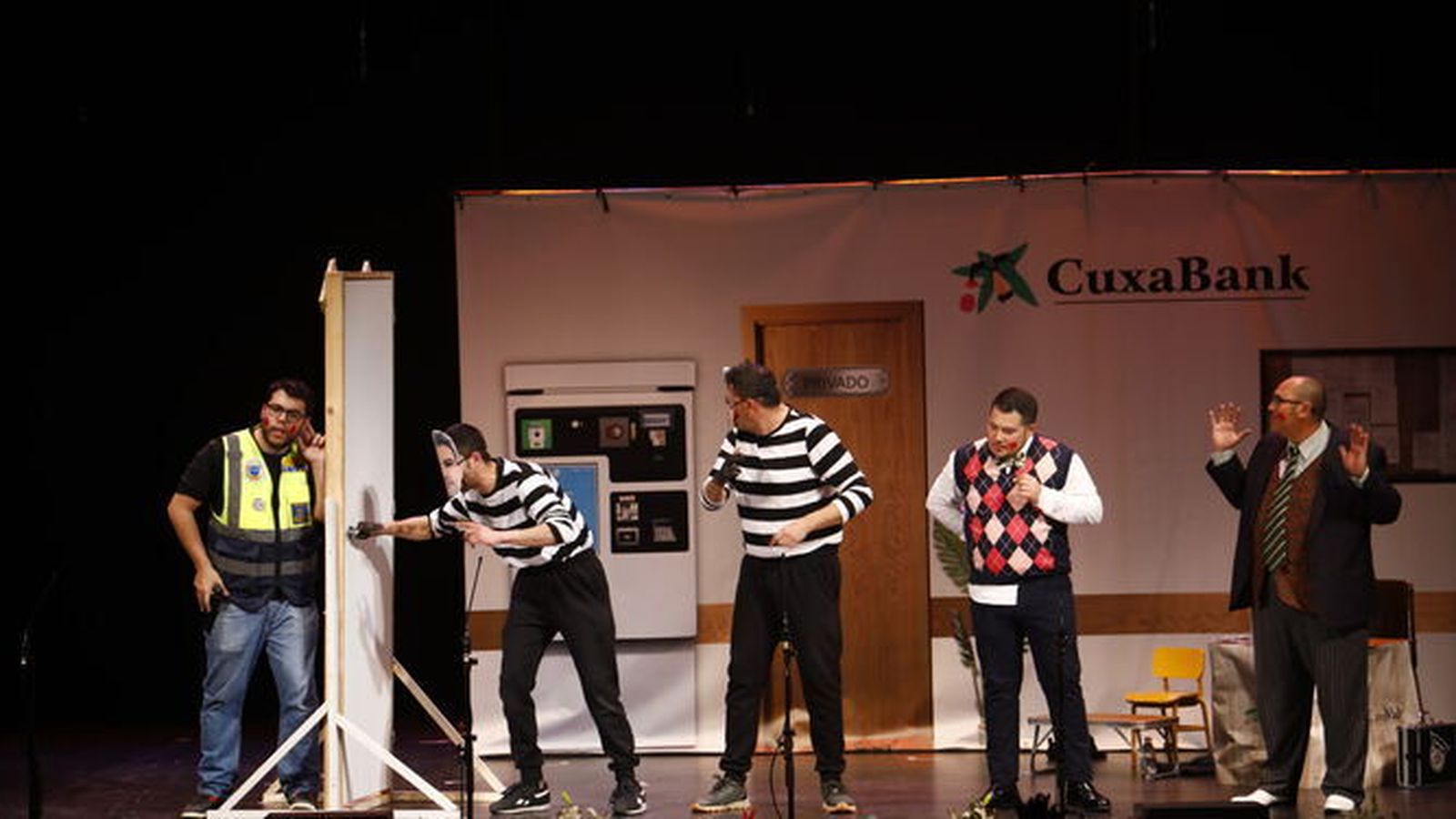 El cuarteto 'La banda de Cañete de las Torres' durante su actuación en 39ª edición del Concurso del Carnaval de Córdoba