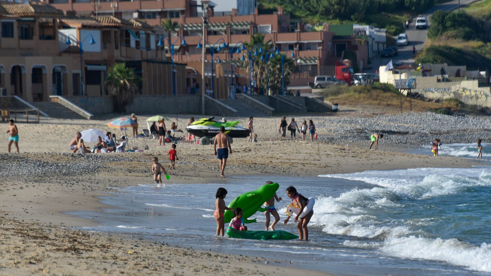 Las fotos de una tarde sol y playa en Algeciras