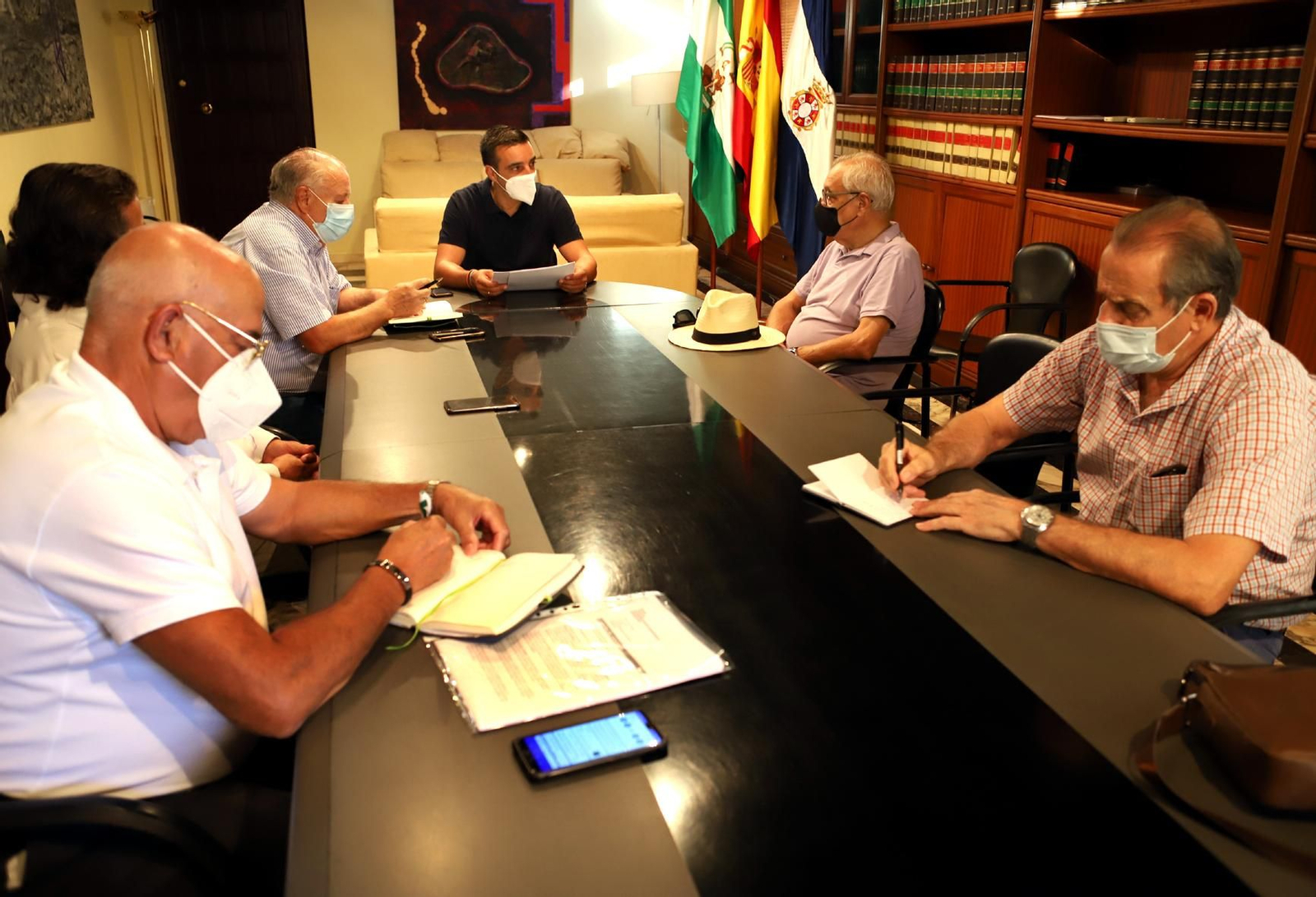Imagen de la reunión de responsables de Urbanismo con las federaciones vecinales.