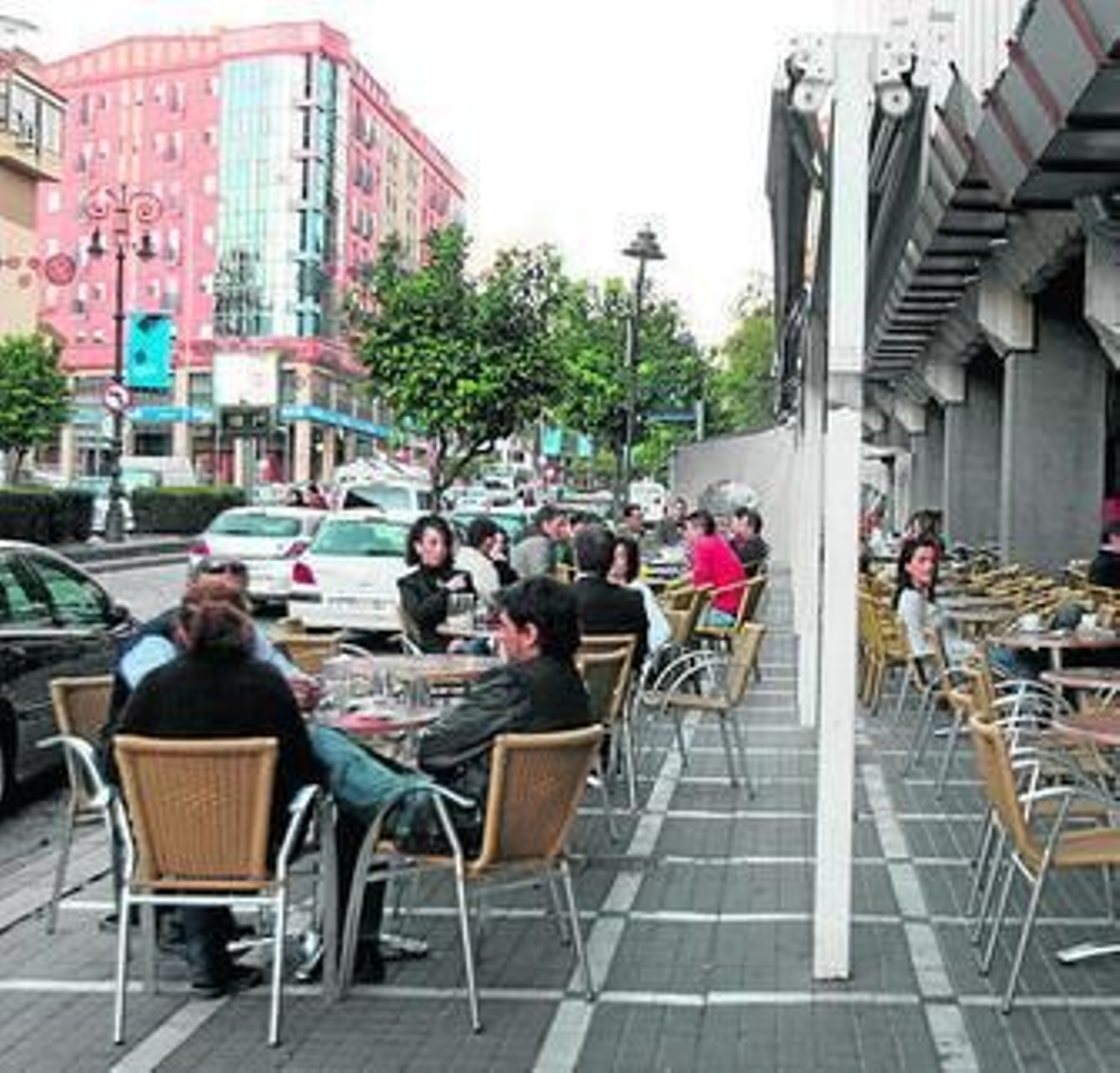 La presión de los hosteleros deja en la mitad la subida de la tasa de veladores La presión de los hosteleros deja en la mitad la subida de la tasa de veladores