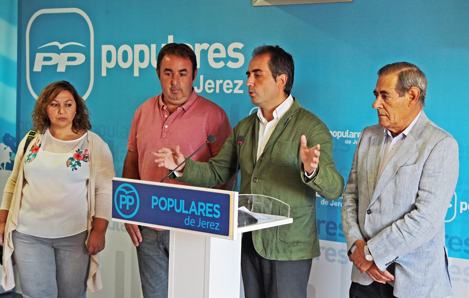 Un momento de la comparecencia, ayer en la sede del PP.