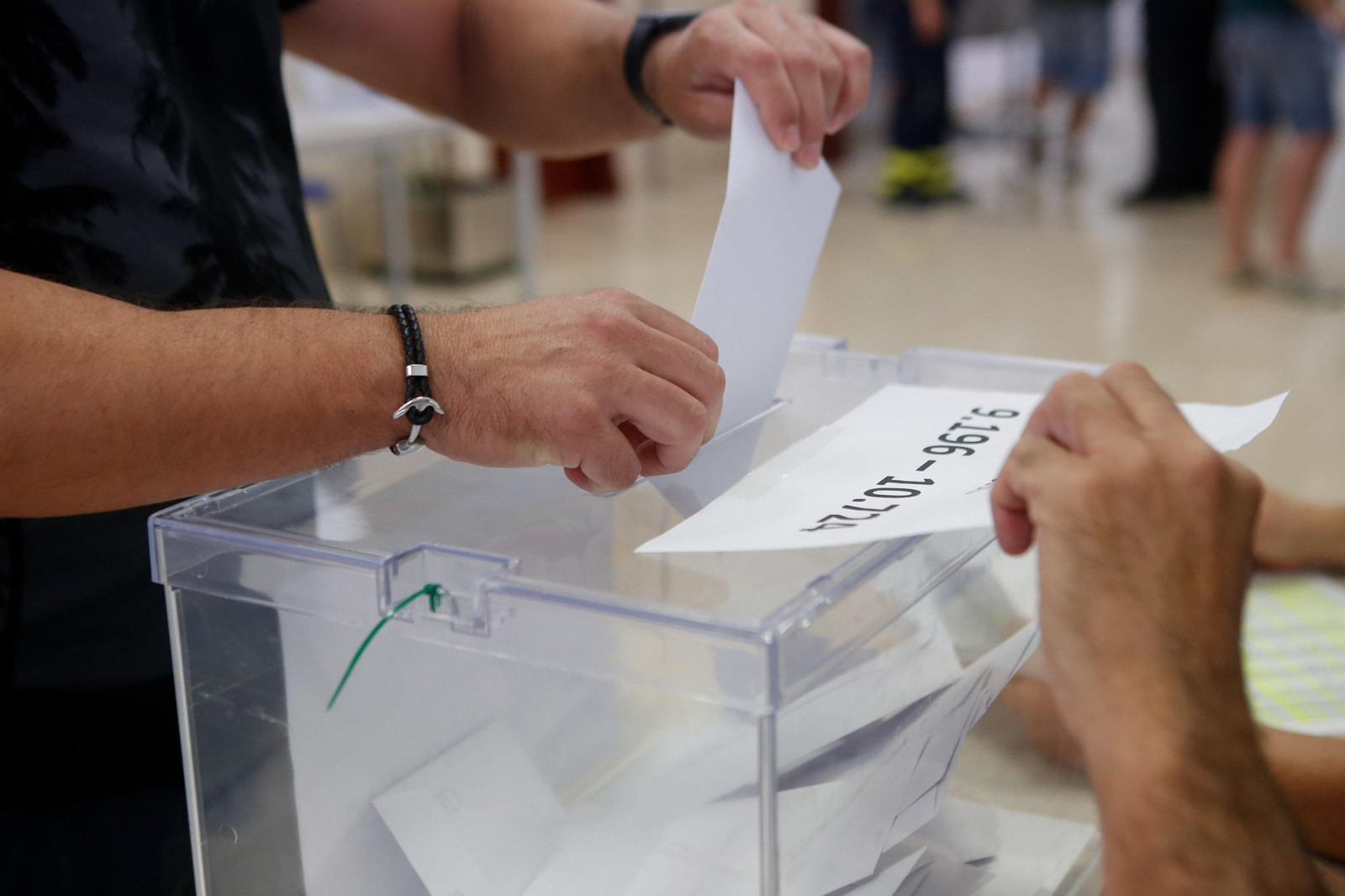 Votación de los trabajadores de Acerinox a la última propuesta presentada sobre el convenio, en imágenes