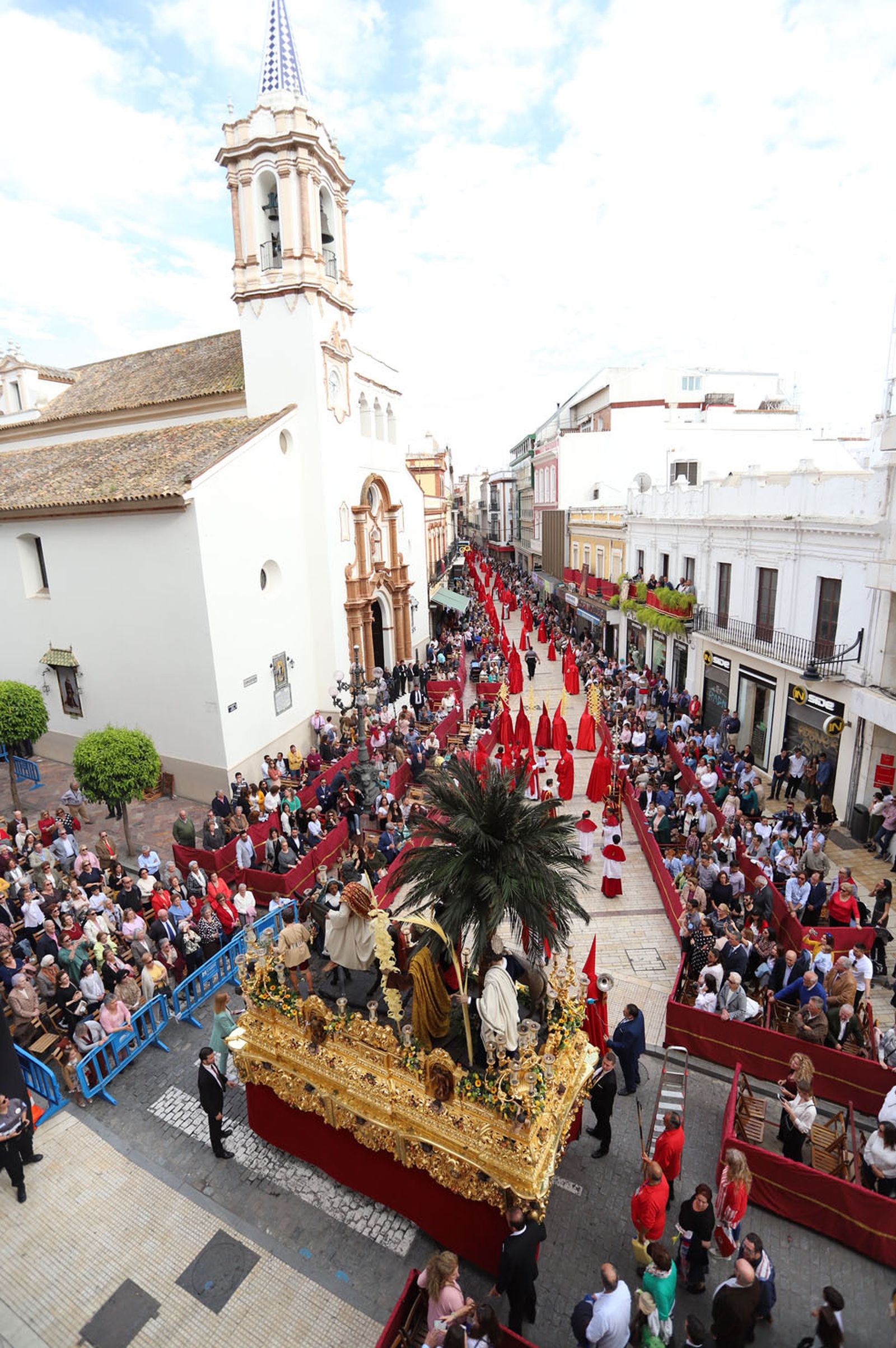 Las mejores imágenes de la hermandad de la Borriquita  de Huelva en el domingo de ramos 2019