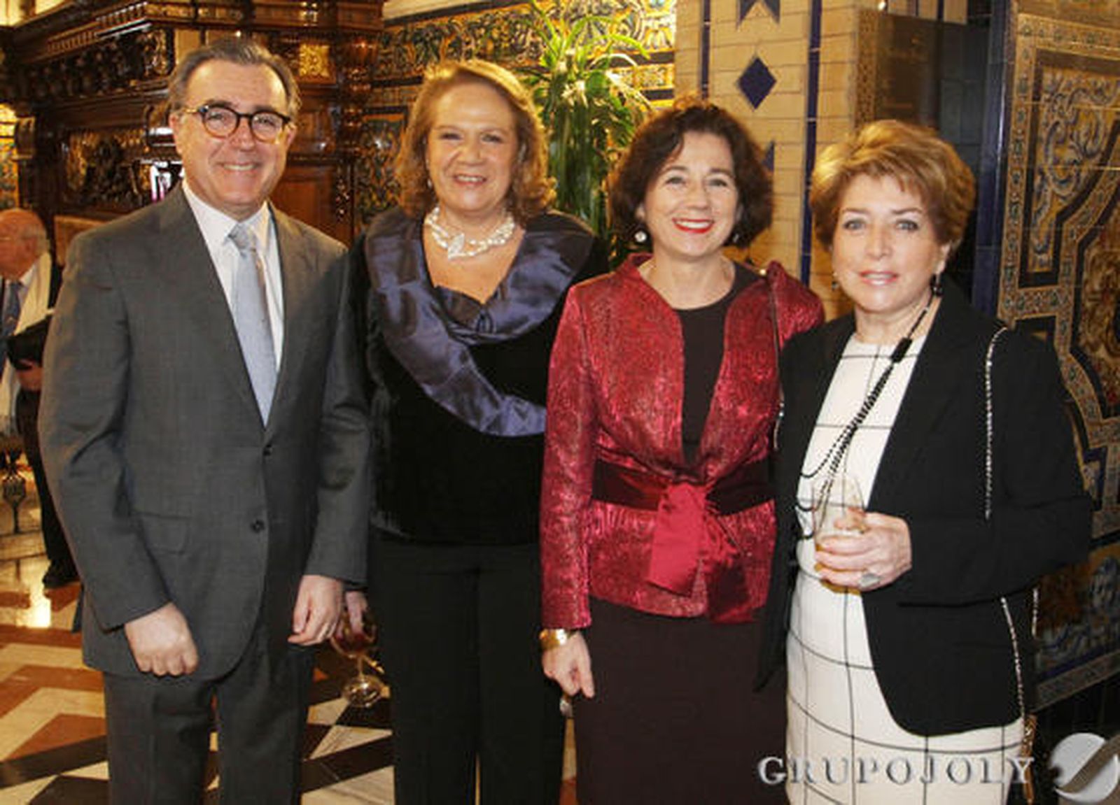 Ignacio Martínez, Concha Yoldi, Pilar Sánchez-Izquierdo y María Martín./ Antonio Pizarro/Juan Carlos Vázquez/ Juan Carlos Muñoz/Belén Vargas