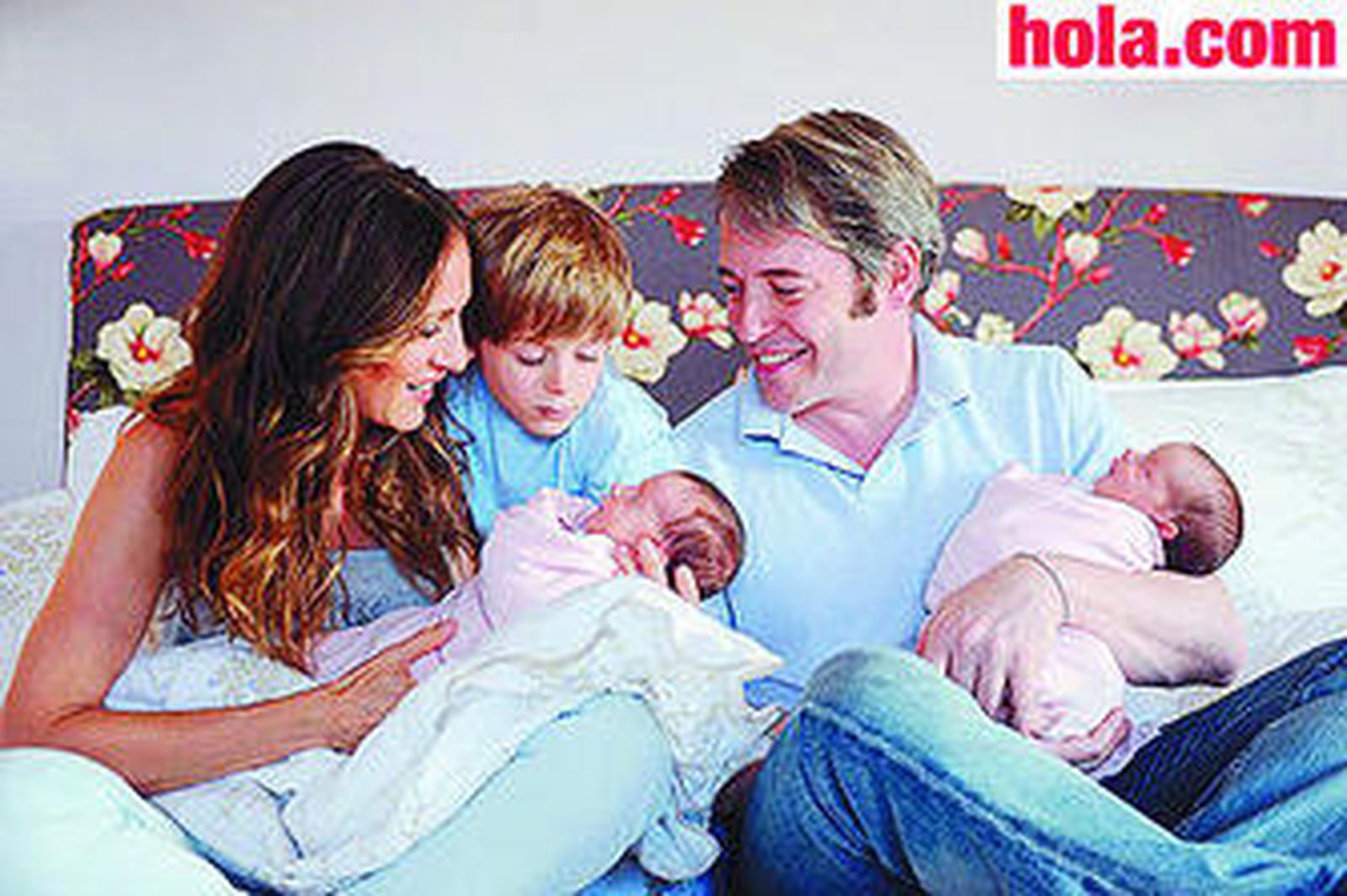 Parker y Broderick presentan en sociedad a sus hijas gemelas¿Existe crisis en otro matrimonio Borbón?