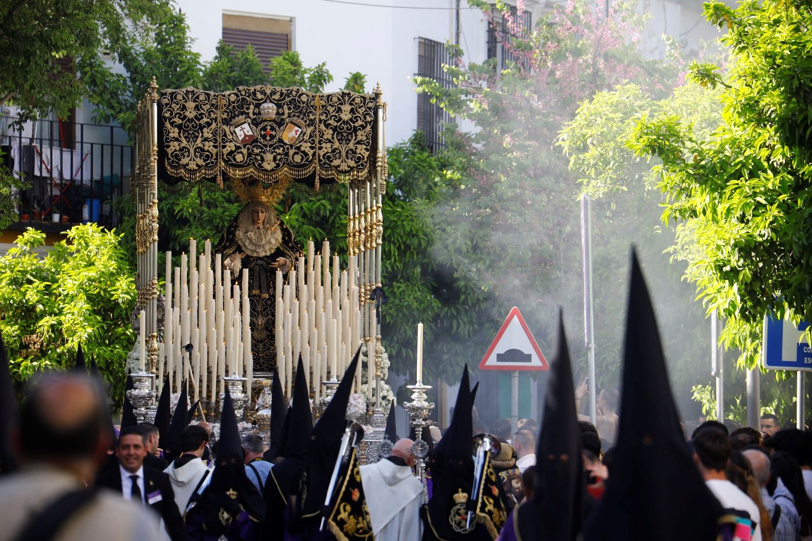 Jueves Santo en Córdoba: la procesión del Caído, en imágenes