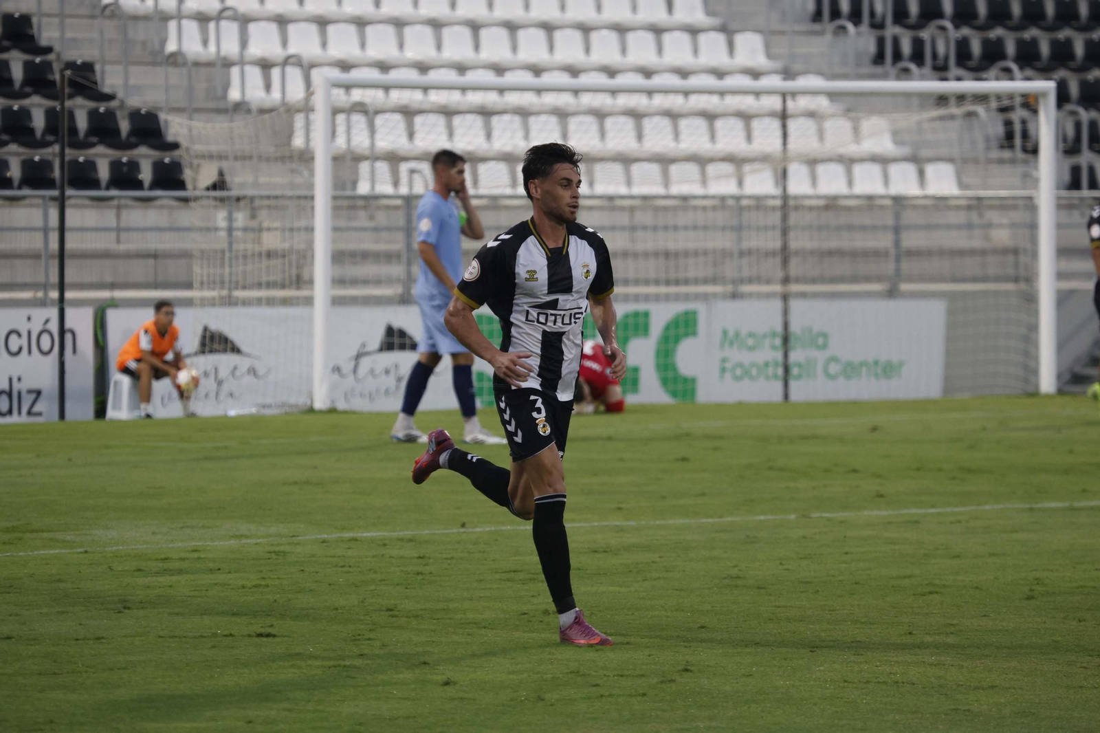 Las imágenes del partido amistoso entre la Balona y el Torremolinos