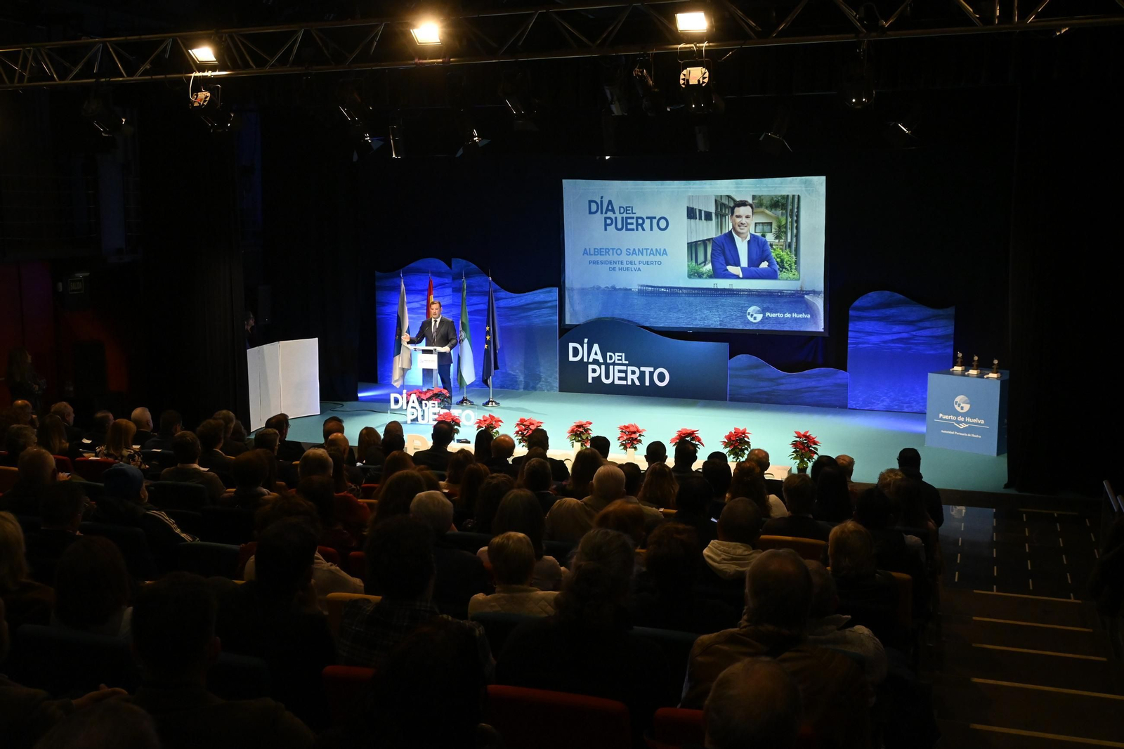 Imágenes del acto de celebración del Día del Puerto, en Huelva