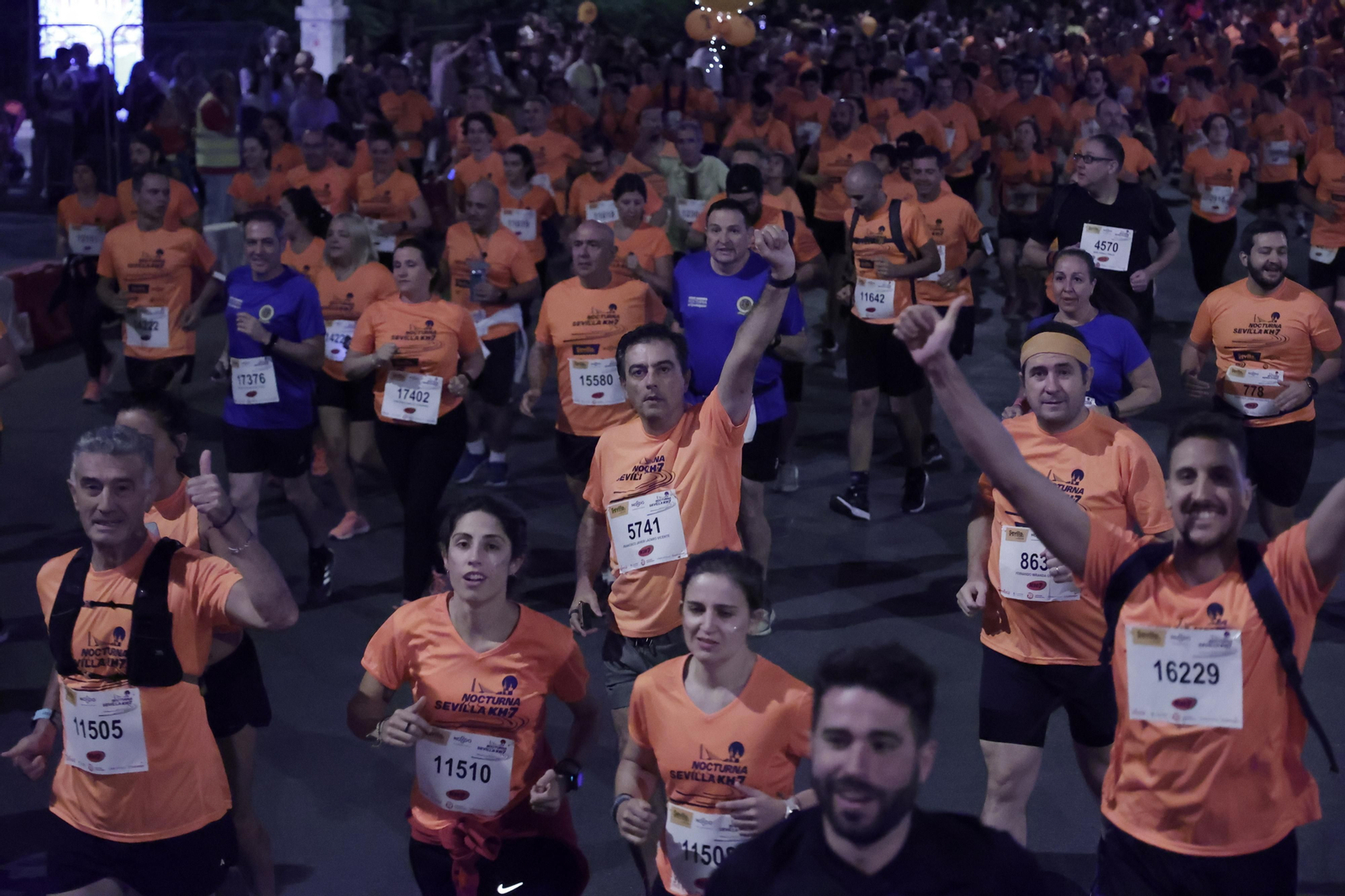 Búscate en la Carrera Nocturna de Sevilla (5)