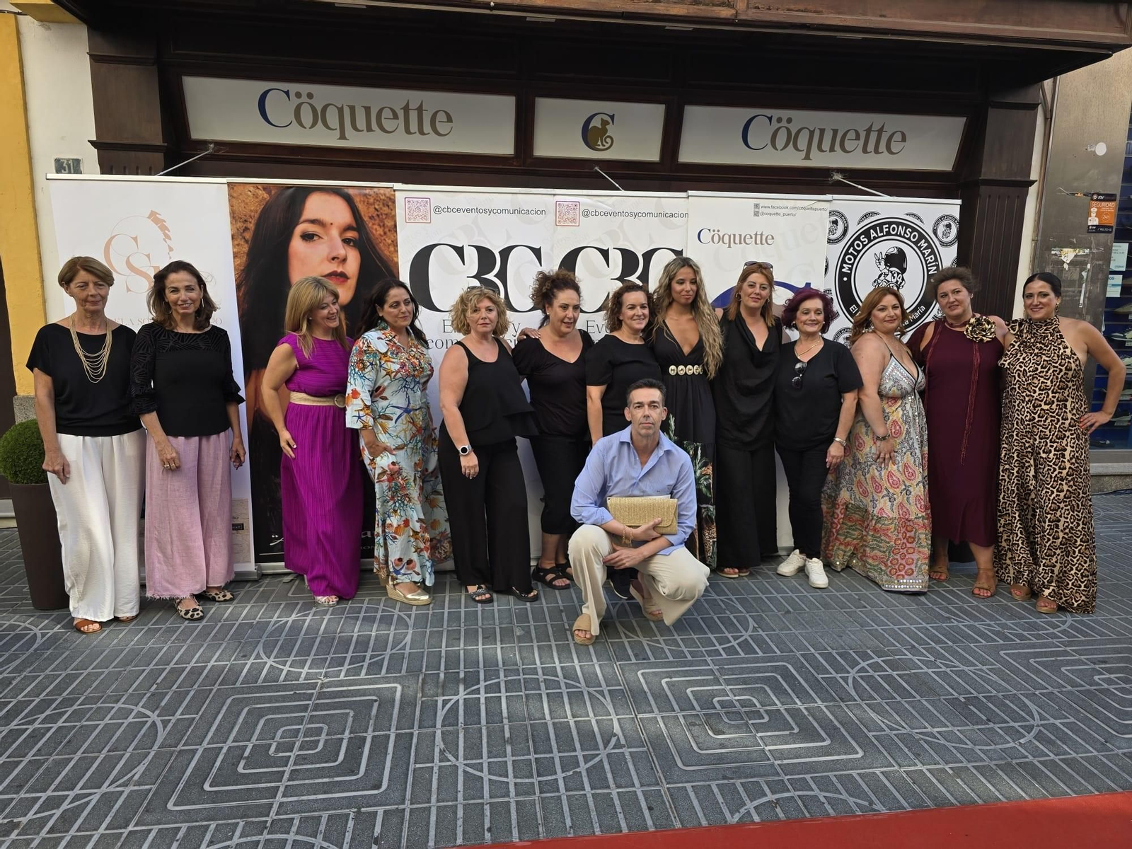 David Calleja, junto a representantes de varias de las firmas portuenses. David Calleja, junto a representantes de varias de las firmas portuenses.