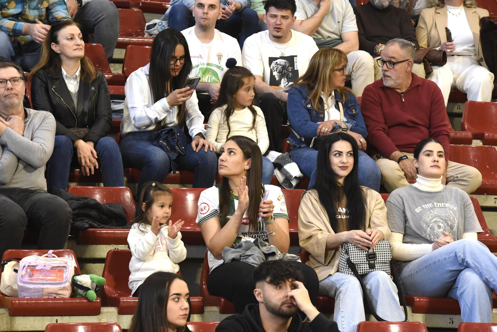 Las mejores fotos del ambiente en Vista Alegre para el Córdoba Futsal - AD Sala 10 Zaragoza