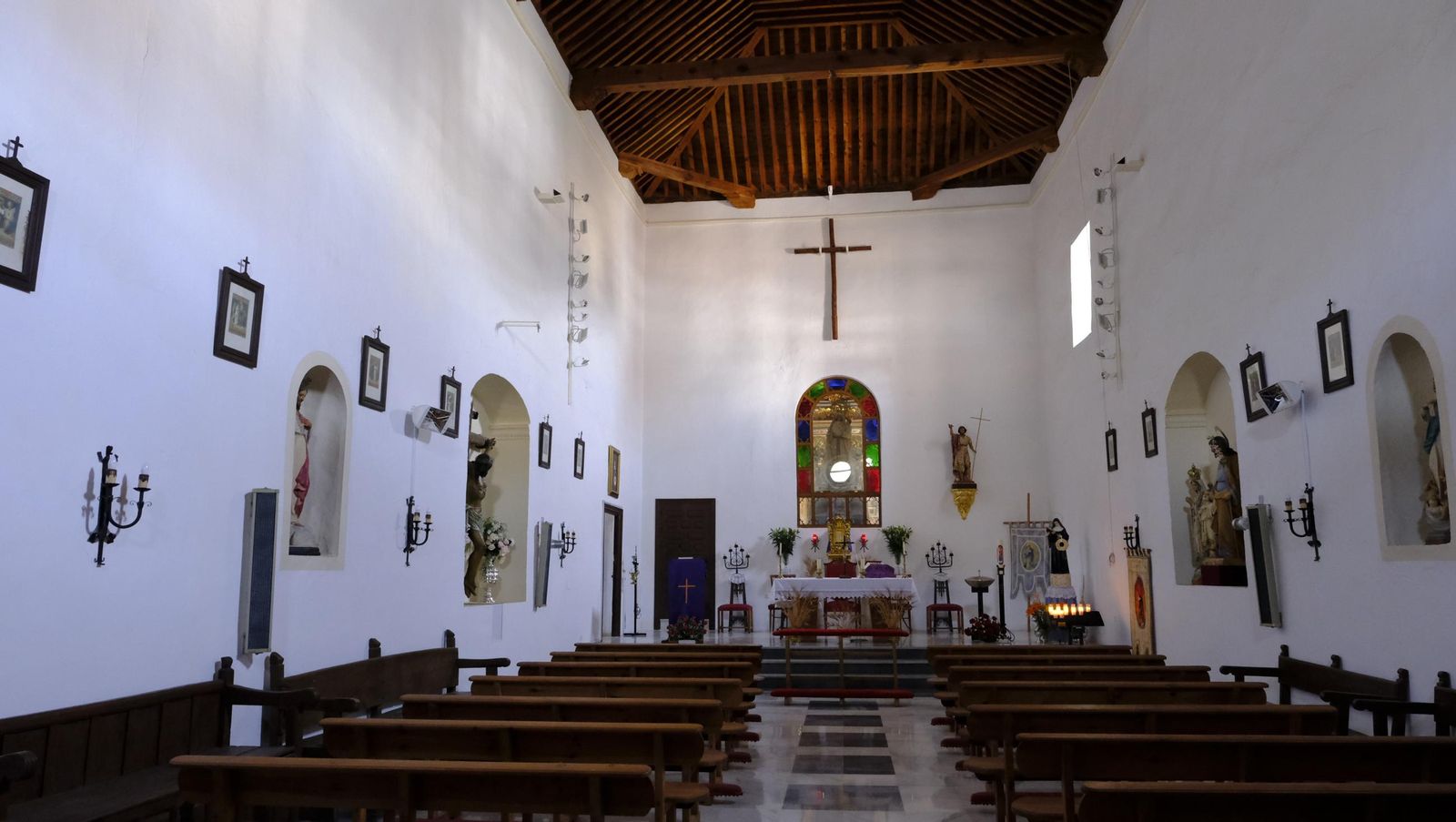 Limpieza y senderismo por la Alpujarra, en imágenes