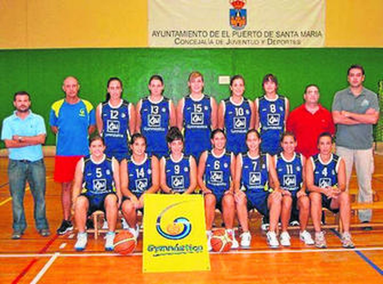 La plantilla de la Gymnástica posa a principios de temporada.