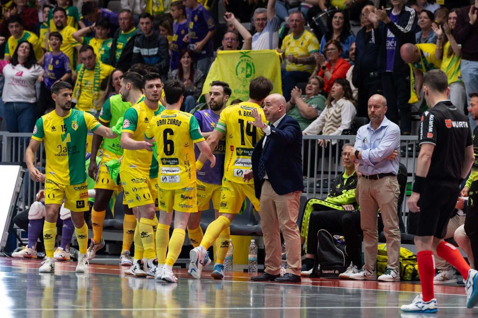 Las mejores imágenes del triunfo in extremis del Jaén Paraíso Interior FS sobre Servigroup Peñíscola