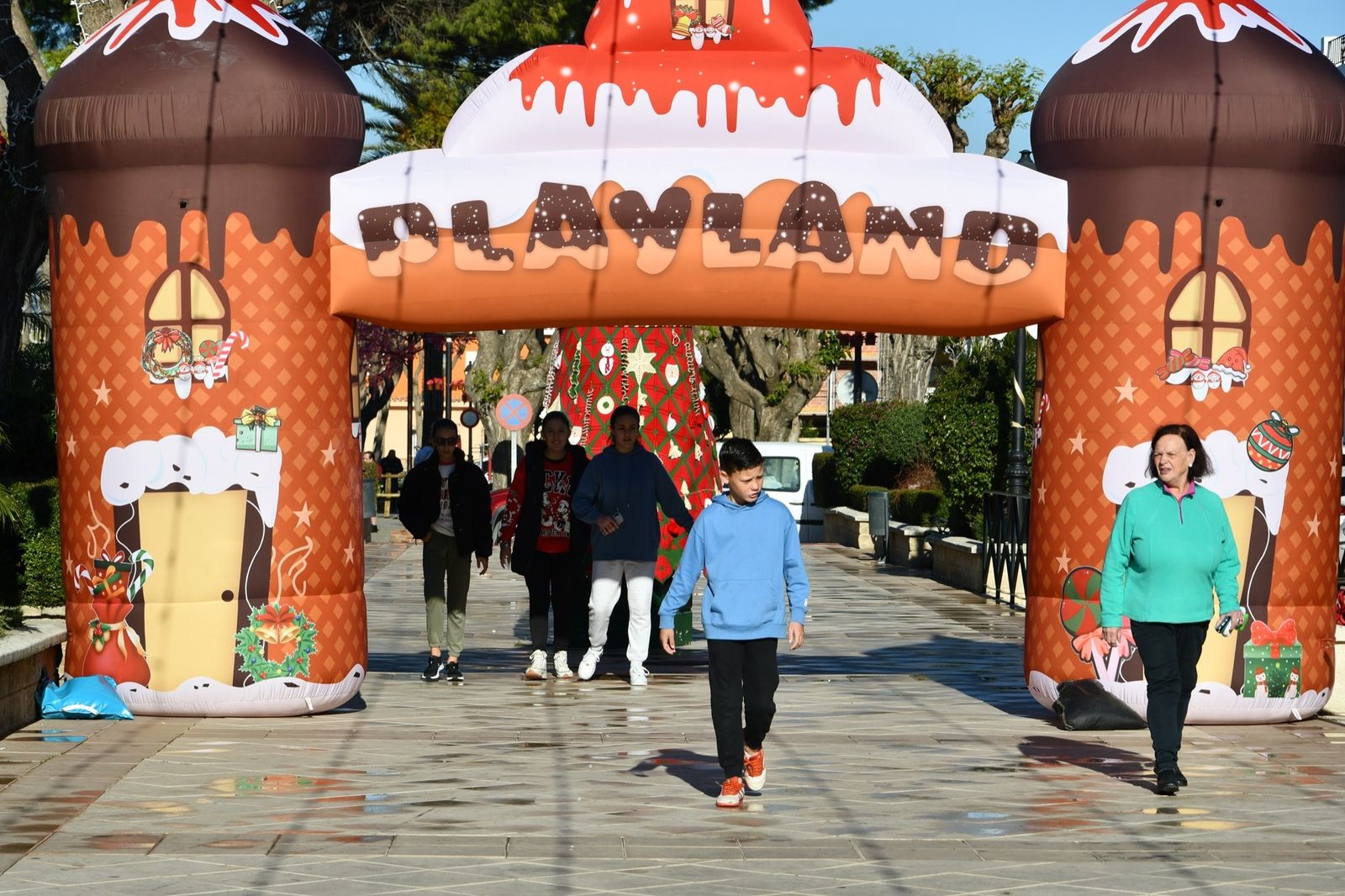 Fiesta infantil de Navidad en la barriada de La Estación de San Roque
