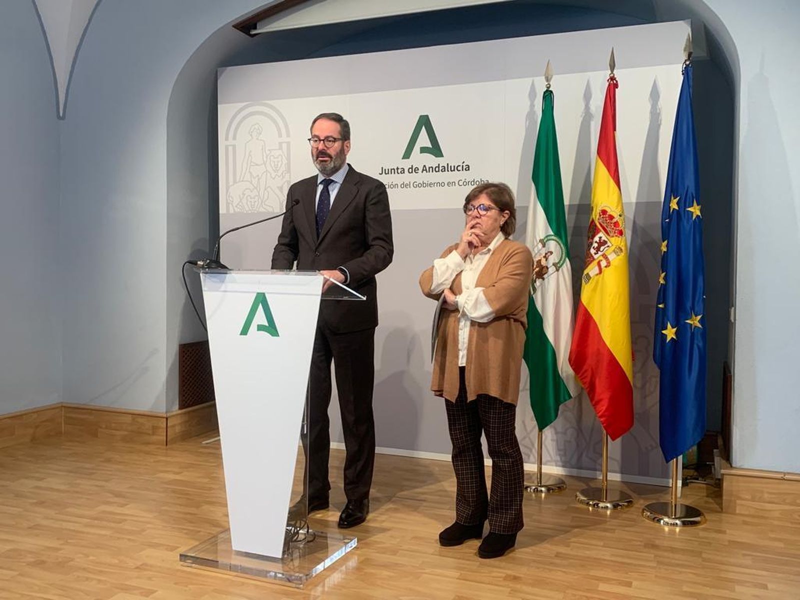 Adolfo Molina y Dolores Sánchez, durante la presentación de la medida.