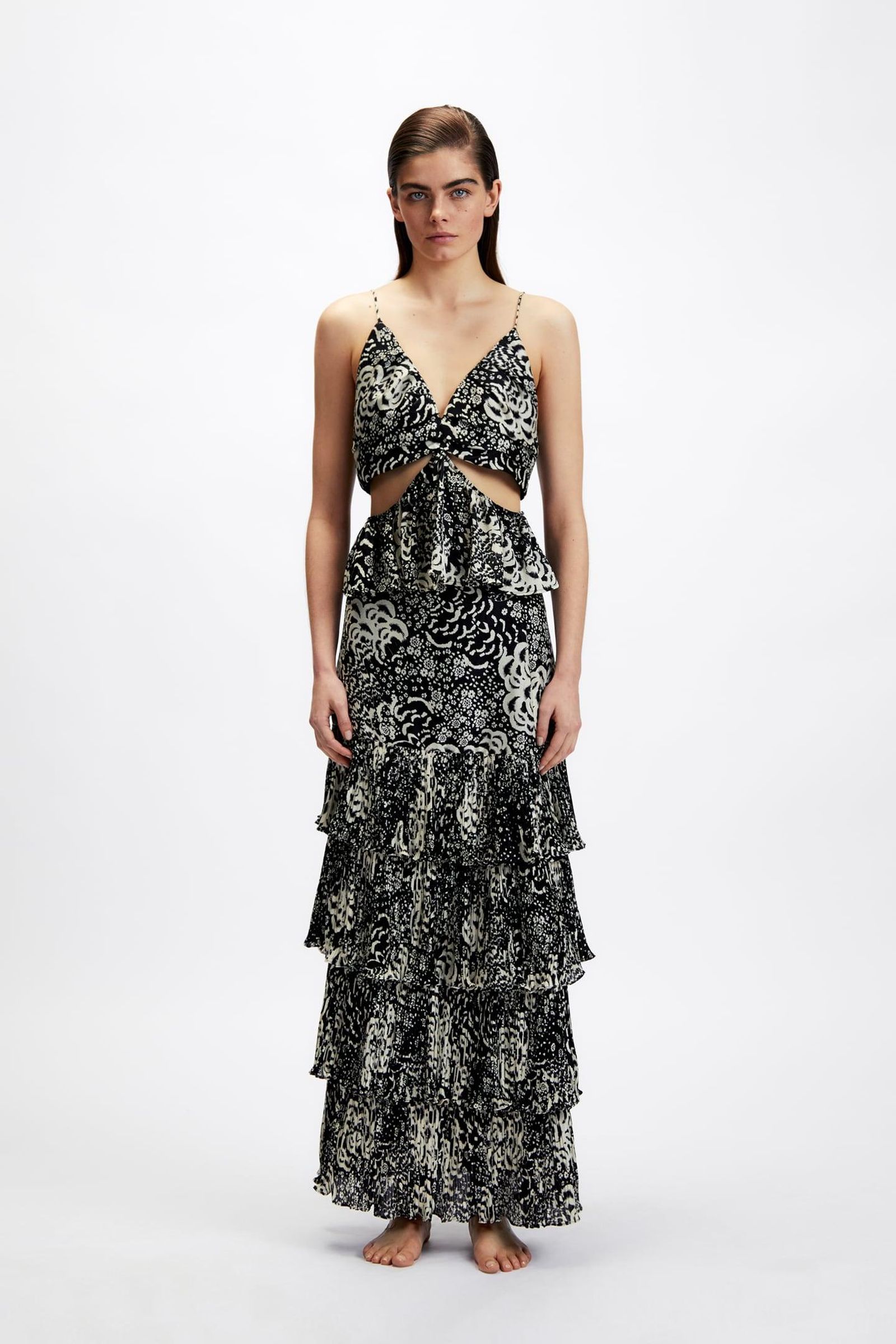 Falda de volantes de Zara con estampado de flores.