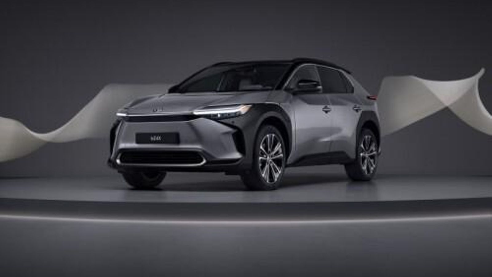 El Toyota bZ4X es el primer eléctrico de la marca japonesa, quien en los próximos años tiene planeado ir a más, incluso con nuevas tecnologías en baterías como las de estado sólido o las bipolares NiMH.