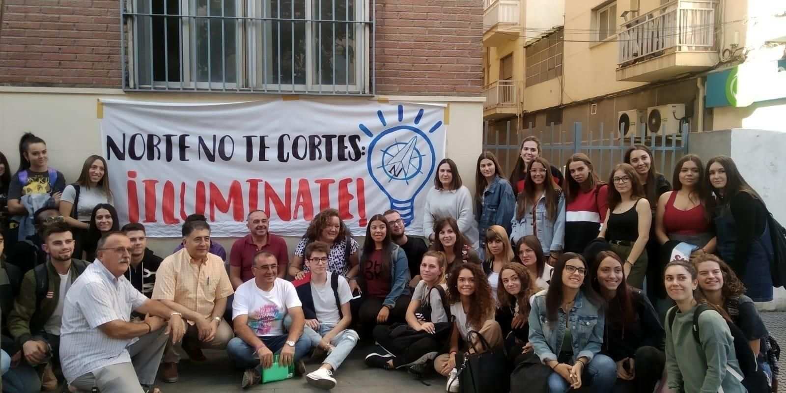 La clase del Defensor, el cura y los 200 alumnos