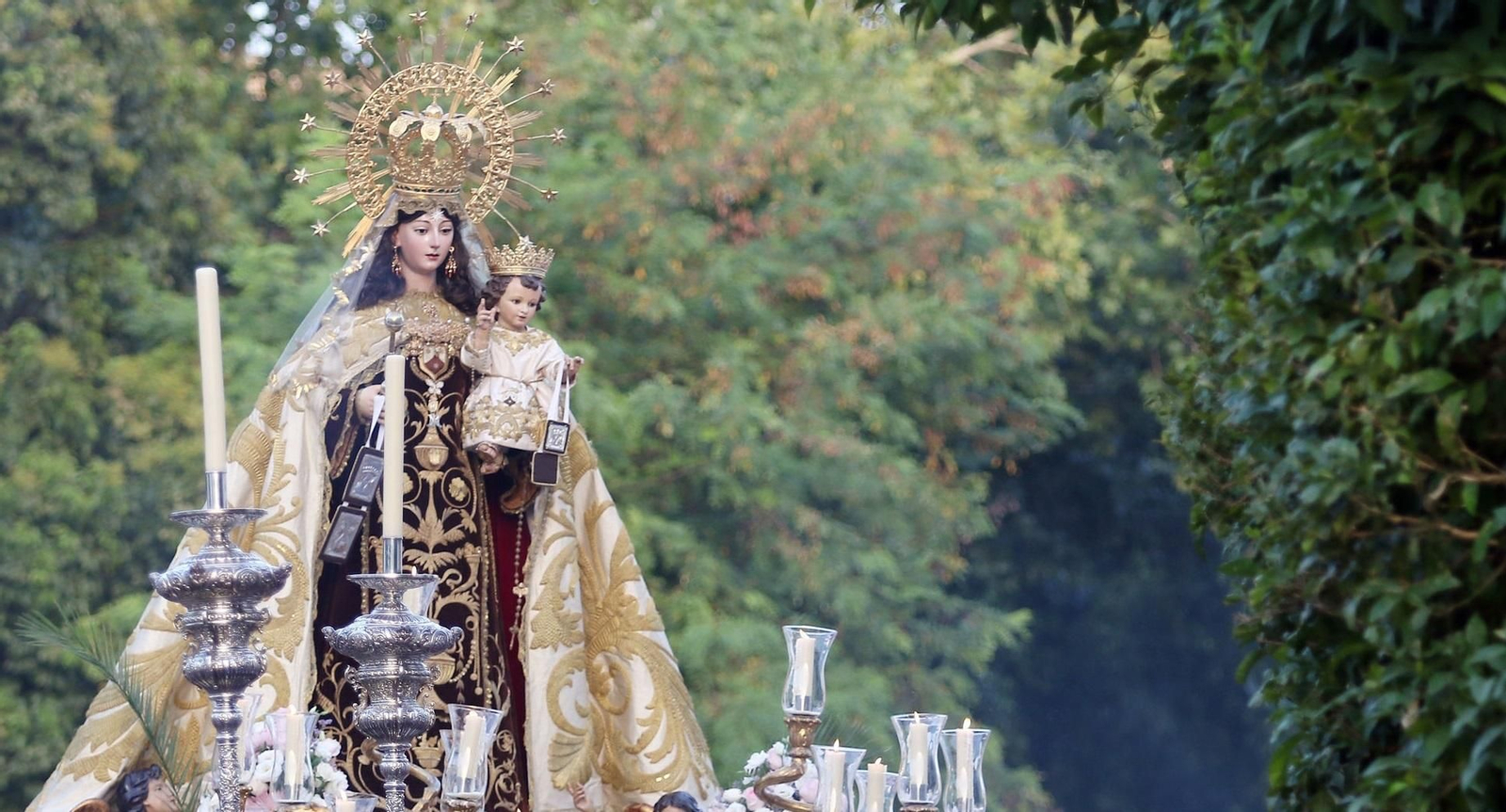 La Virgen del Carmen de Puerta Nueva, durante una salida procesional.