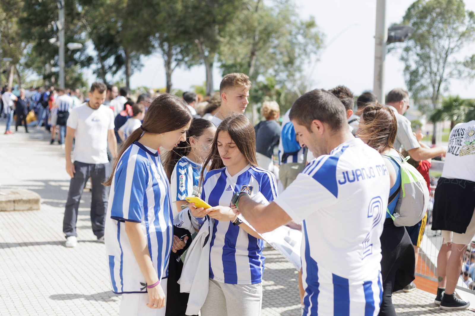 Las mejores imágenes de la afición del Recre en el partido contra la Segoviana