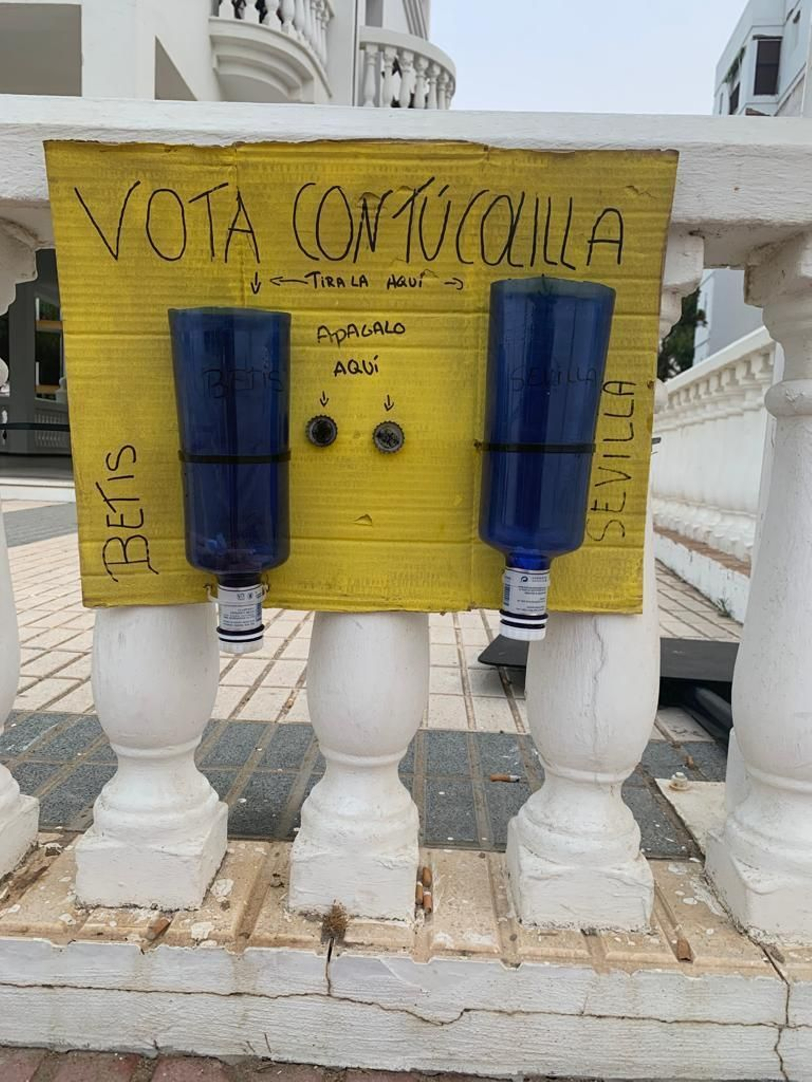 El curioso reto futbolero en Isla Cristina para limpiar la playa de colillas