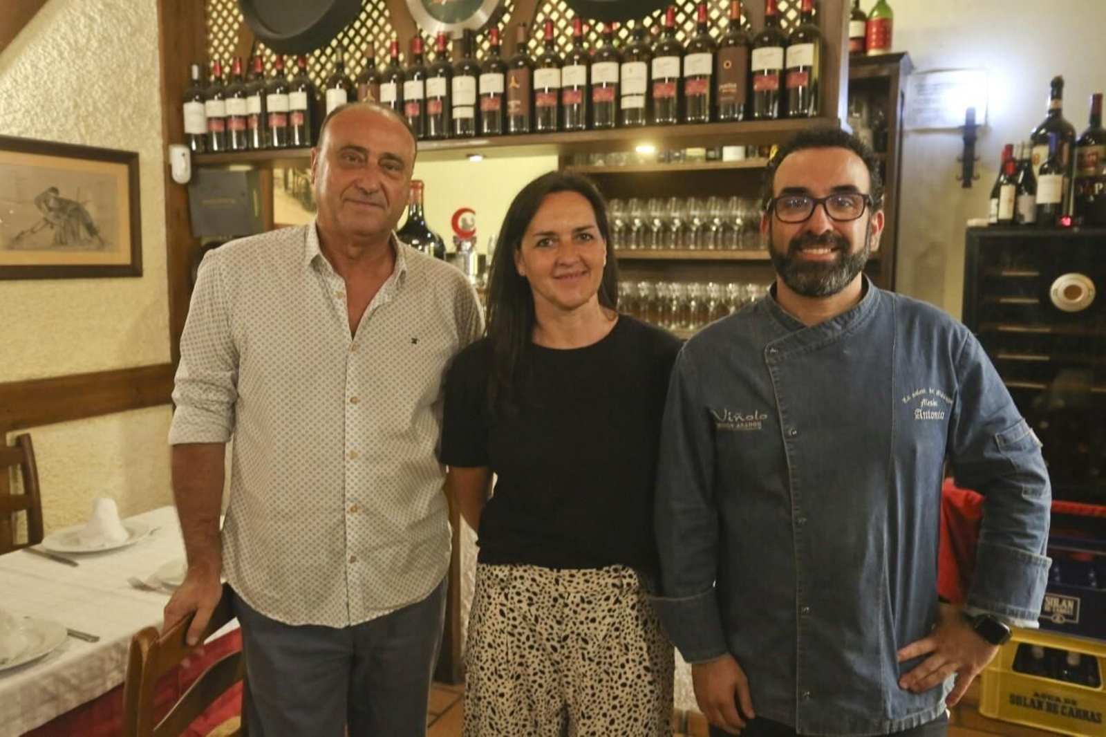Raúl Viñolo, Isabel Espejo y Juan Luis Pinto.
