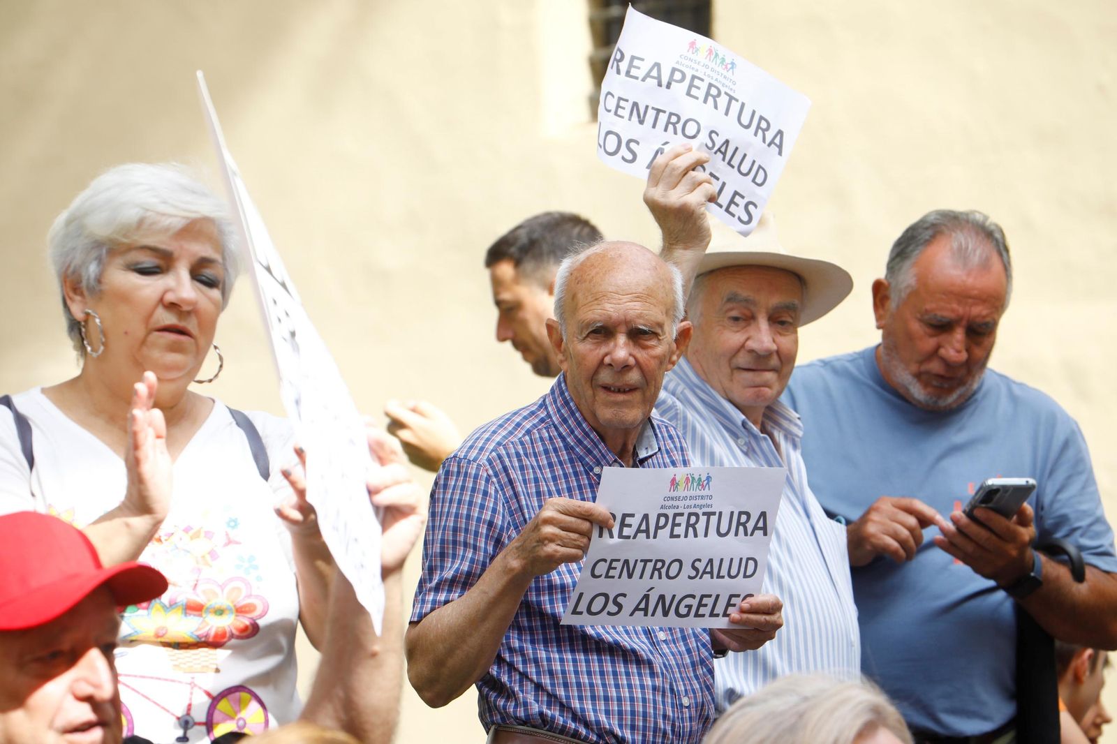 Las imágenes de la protesta de los vecinos de Villarrubia en defensa de la sanidad pública