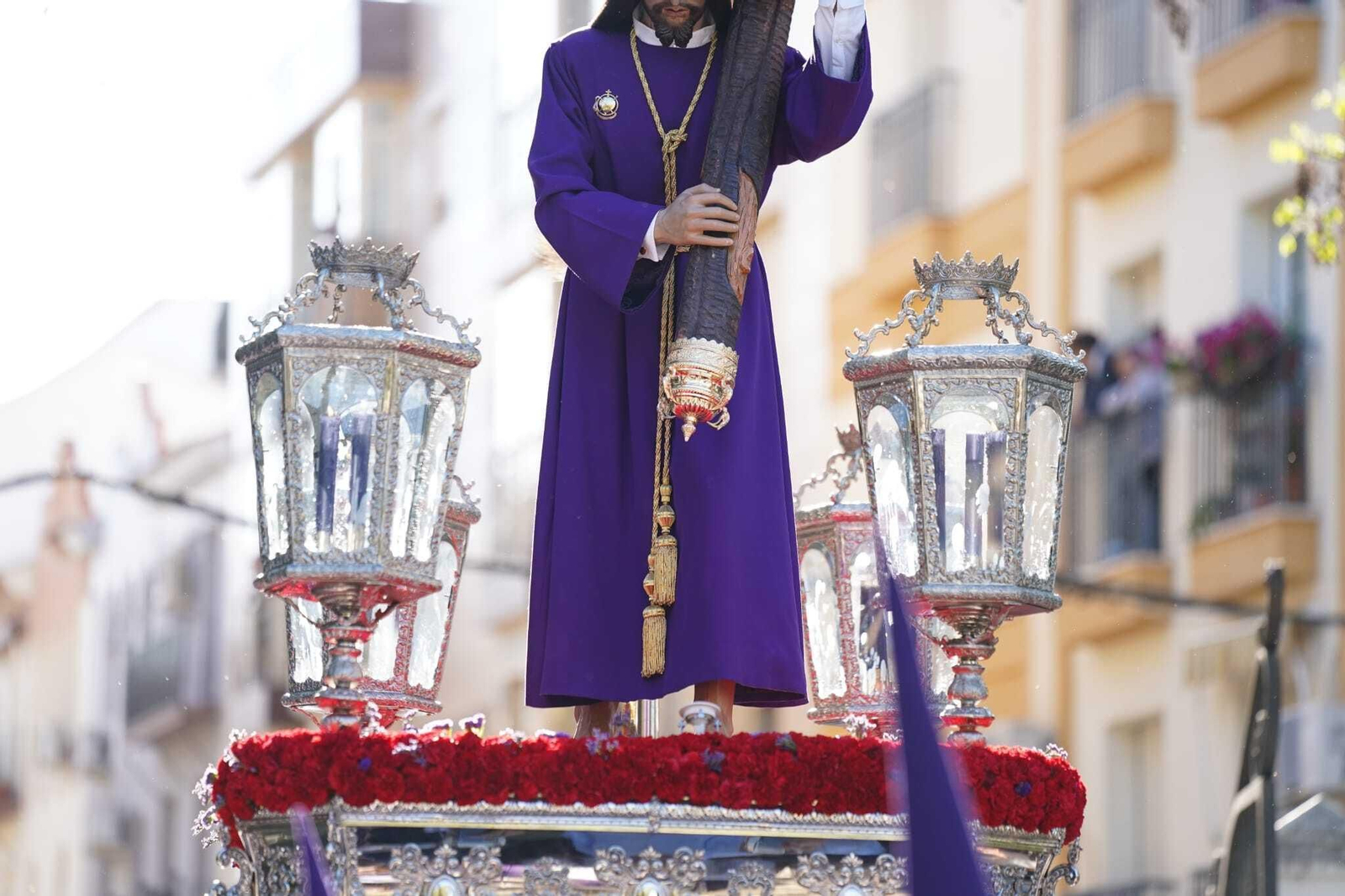 Miércoles Santo en Lucena: La procesión de Nuestro Padre Jesús del Valle y la Amargura, en imágenes