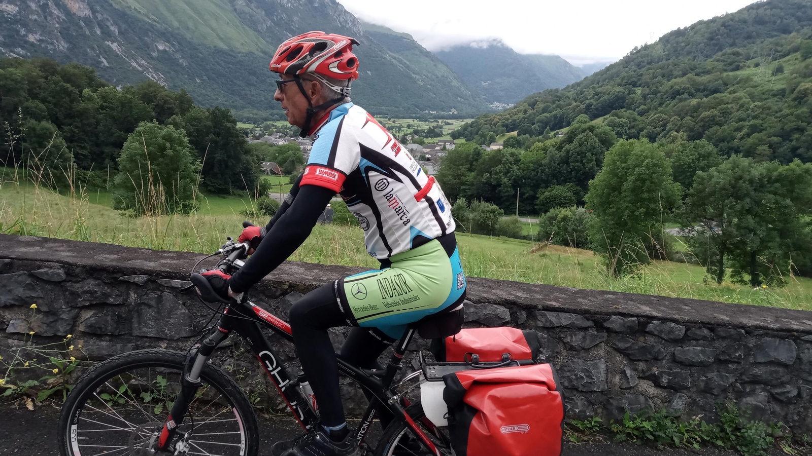 Fotogalería de la Transpirenaica de cuatro almerienses.