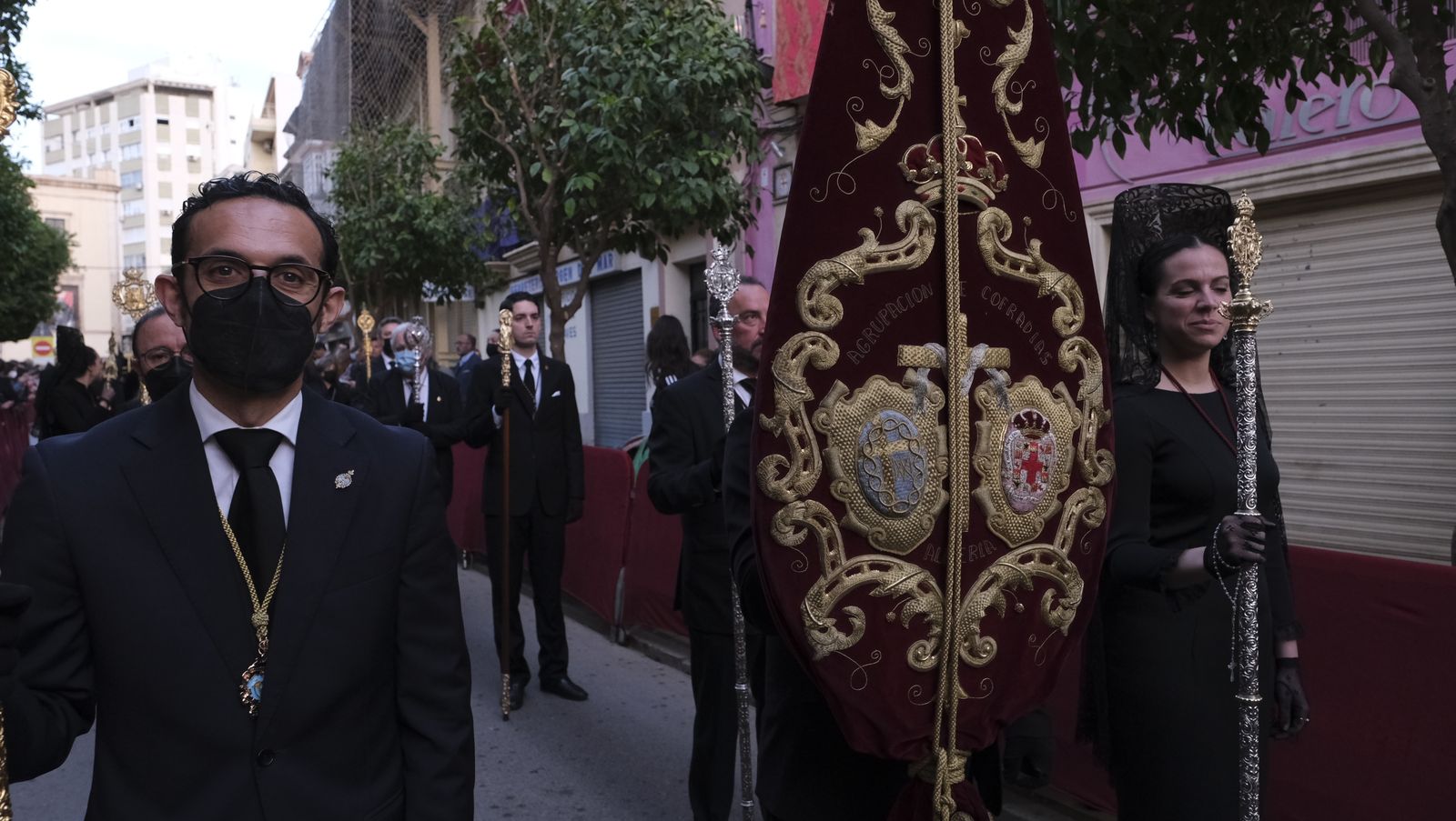 Procesión del Santo Entierro en Almería, en imágenes.