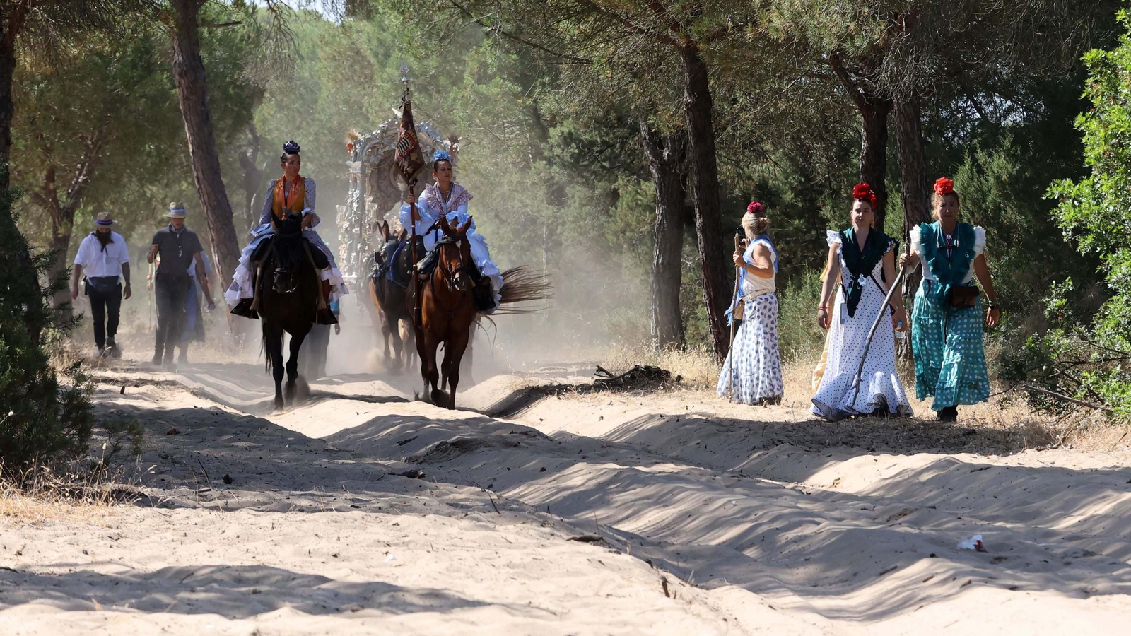 Jueves de camino de la Hdad de Jerez por el Coto Doñana