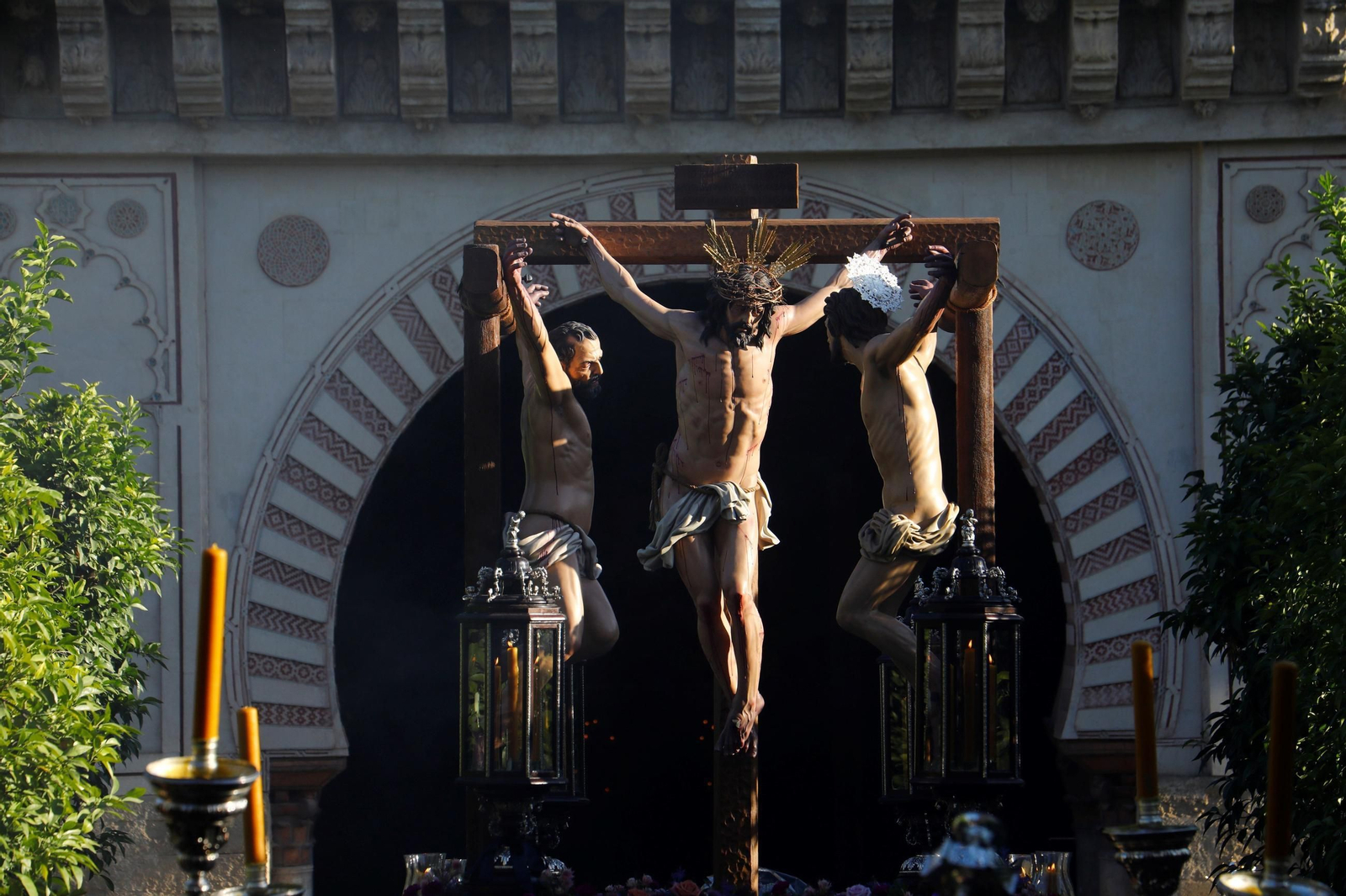 Las mejores fotos de los traslados de regreso de las hermandades tras el Magno Vía Crucis de Córdoba