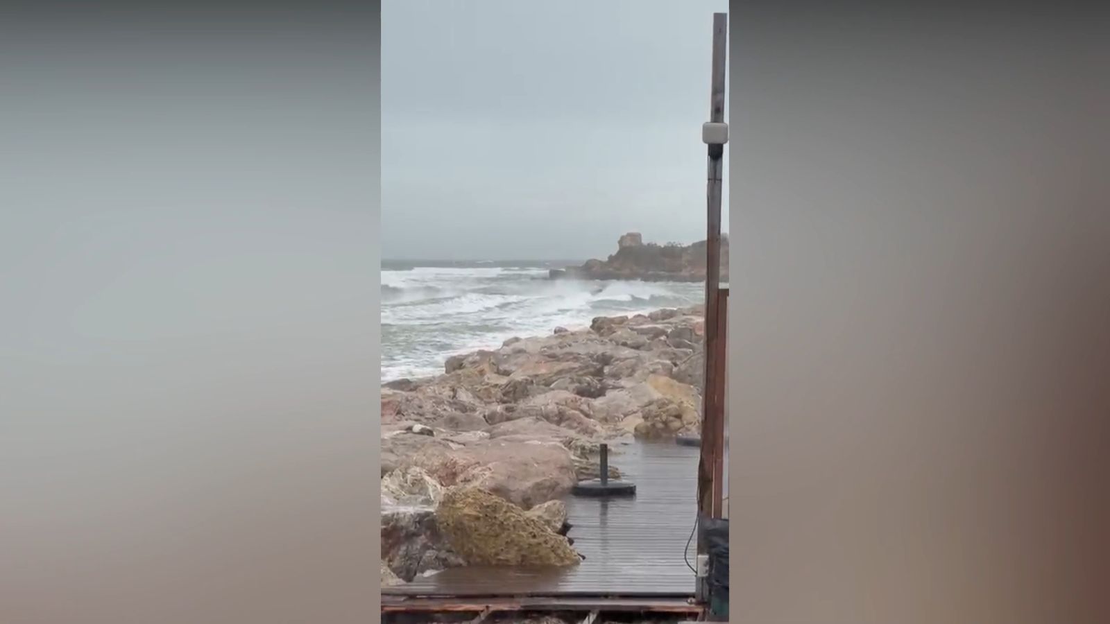Persecución a una narcolancha frente a la playa de La Muralla en El Puerto