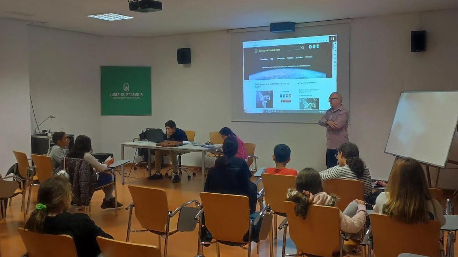 Uno de los talleres impartidos por Jaén Solidario.