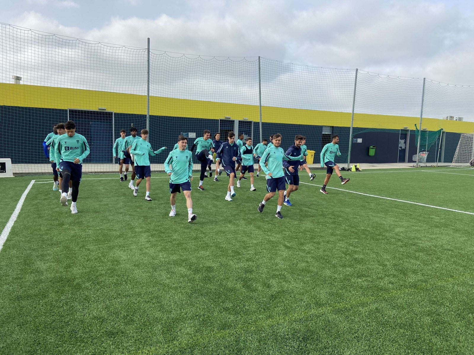 Los jugadores cadistas esperan dar el último paso en pos de la permanencia.