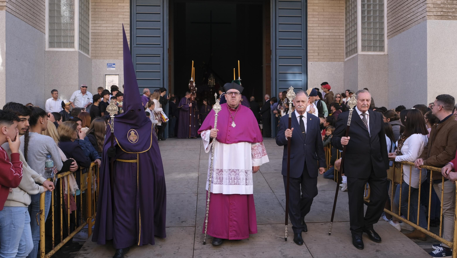 La procesión de Pasión en Almería, en imágenes