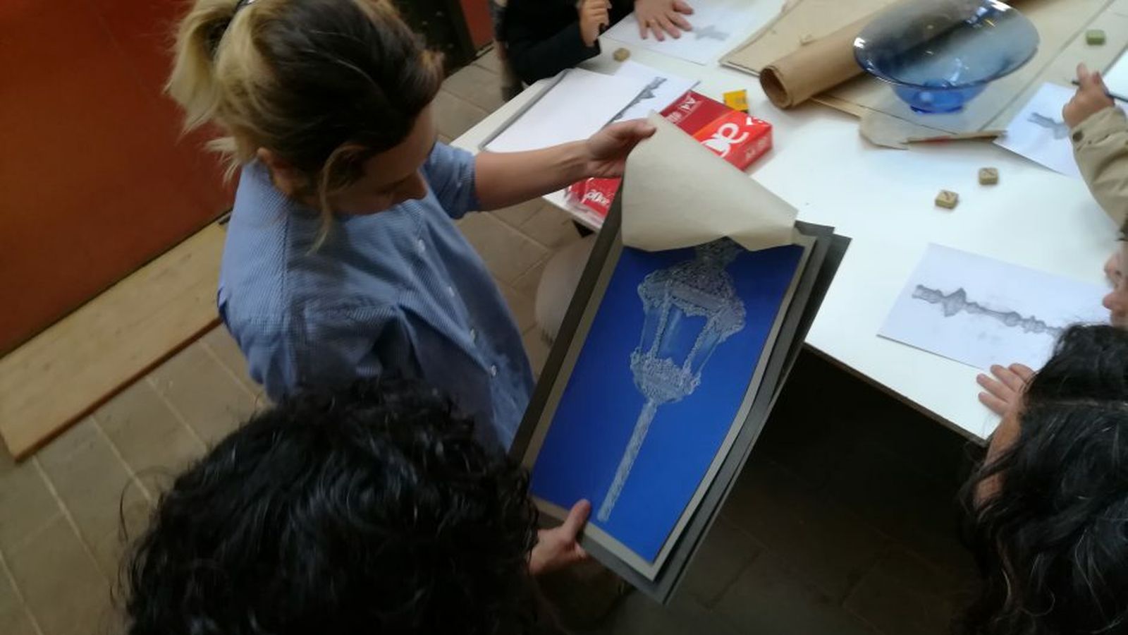 Durante la actividad en el taller Orfebrería Hermanos Seco cada asistente realizará una obra propia.