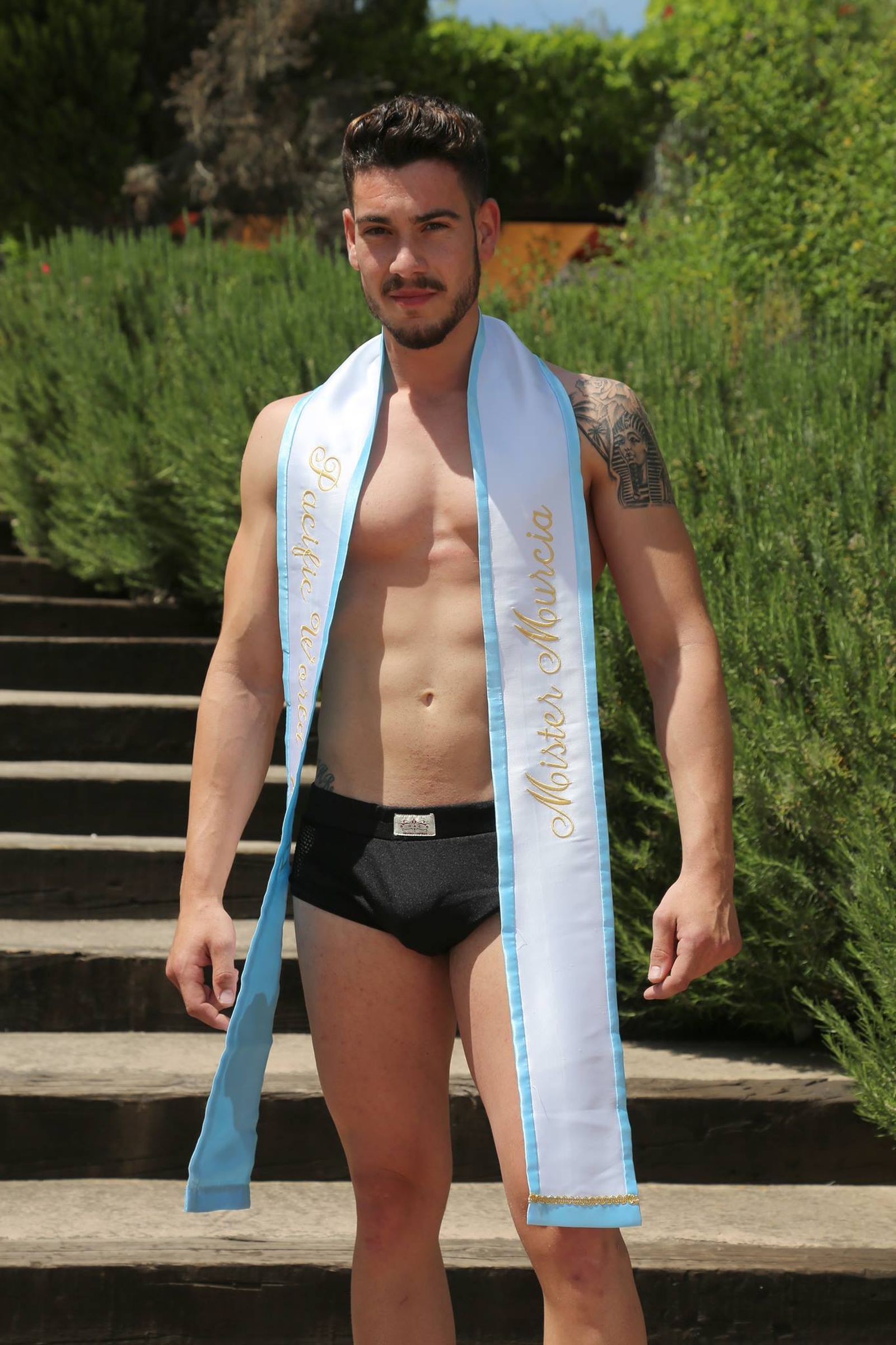 Vicente, tras alzarse con el título de 'Míster España Pacific World' en 2017.